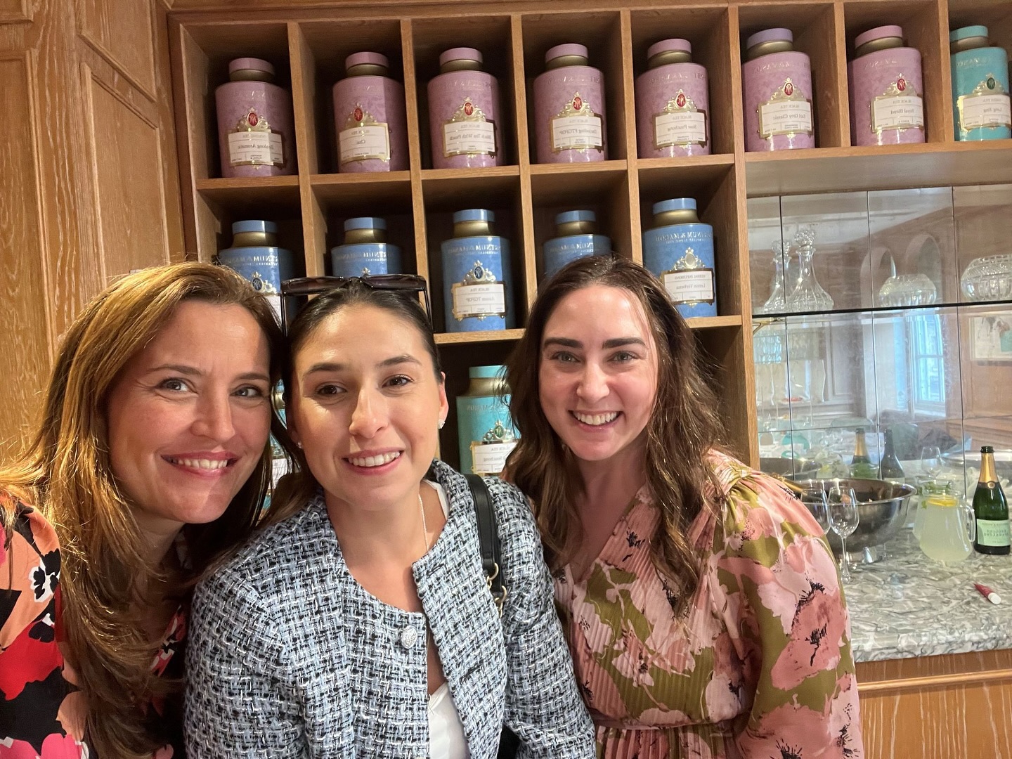 A belated thank you to Heidi Williams for hosting a wonderful afternoon tea at Fortnum & Mason, bringing together people and conversation about all things Washington, DC ☕ 🧁
.
.
.
#limebluesolutions #travel #hotels #events #design #venue #live #virtual #production #av #incentives #rewards #client #sitevisit #uk #successful #networking #LuxuryHotelsUK #venuefinding #eventprofessionals #eventprofsuk #berkshire #cookham #creativesolutions #eventstyling #lifestyle