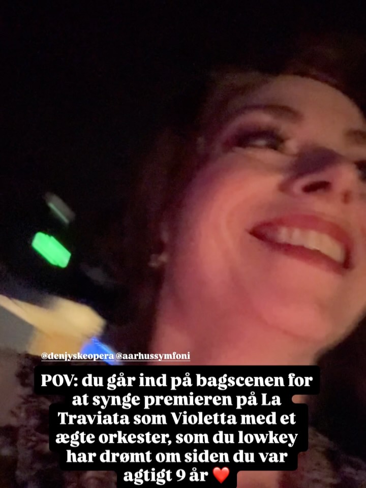Tak. Tak. Tak. Og bare tak. ⭐️❤️✨
Jeg har egentlig skrevet en sindssygt lang Oscar-style takketale (som vitterligt ingen har spurgt om, but see if I care!), som I kan læse på Facebook, for den er for lang til insta. 😅