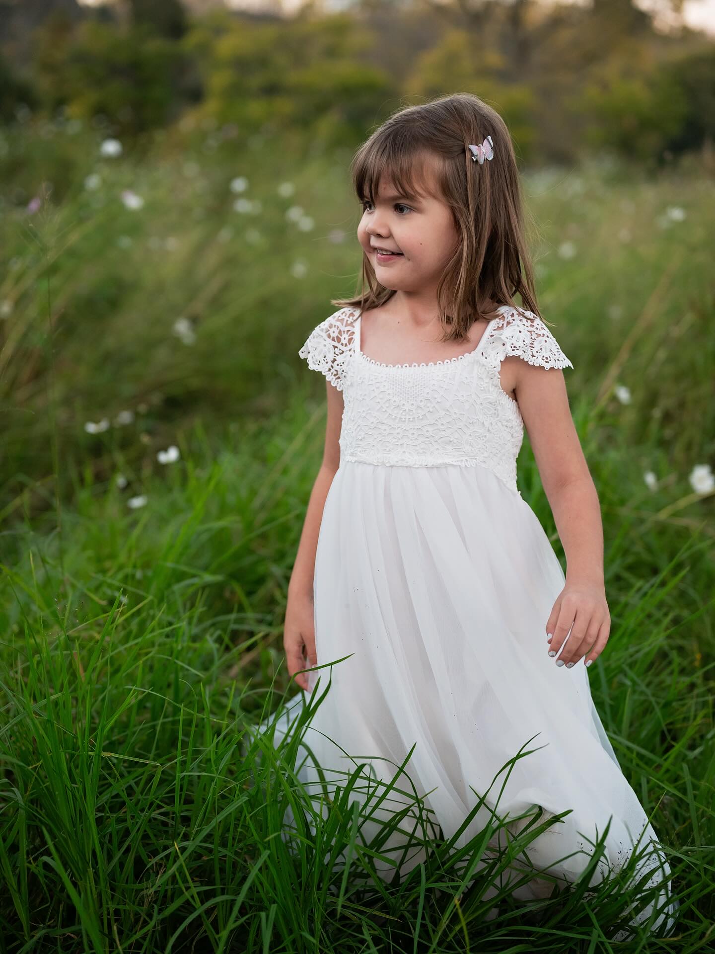 Lost in a field of dreams, with a smile that lights up the world. This session was a reminder of the simple joy and wonder of childhood. I’m so honored to capture these precious moments for your family to cherish forever.
#JohannesburgFamilyPhotographer #JoburgFamilyPhotographer #JohannesburgPhotographer #JoburgPhotography #GautengPhotographer #FamilyPhotography #FamilyPhotographer #ChildhoodUnplugged #CandidChildhood #JoyfulMoments #FamilyPhotoshoot #KidsPortraits #SouthAfricaFamilyPhotographer