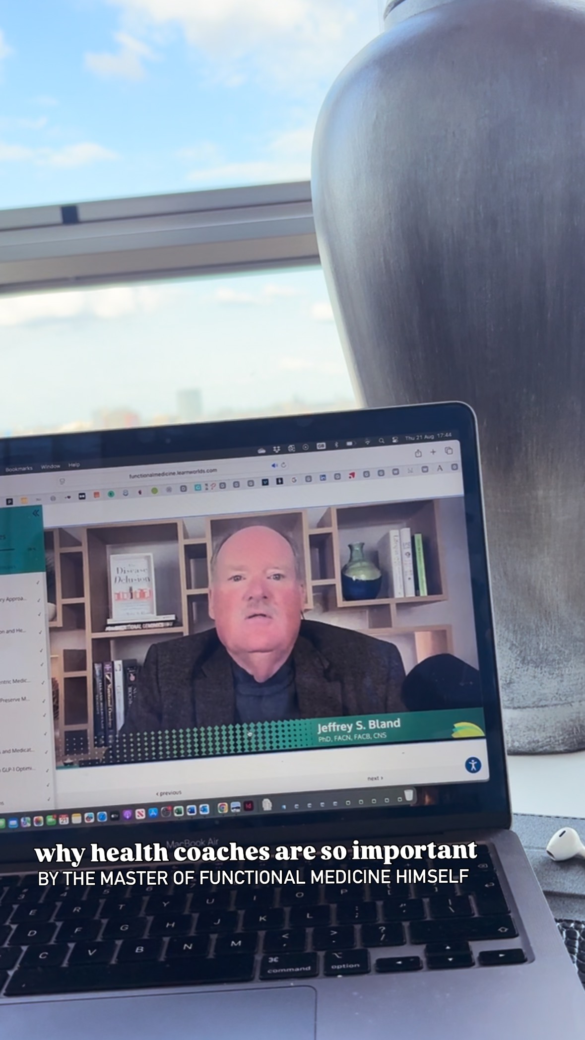 A must listen for everyone on a healing journey - your condition / symptoms need to be explored in the broader picture of life, mindset, environment, relationships, planet. And health coaches are the perfect people to do that ✨ @drjeffreybland @instituteforfxmed @functionalcoach @drsandi
.
.
.
.
.
#healthcoach #functionalmedicine #functionalmedicinehealthcoach #fmchc #holisticmedicine #health #healing #growth