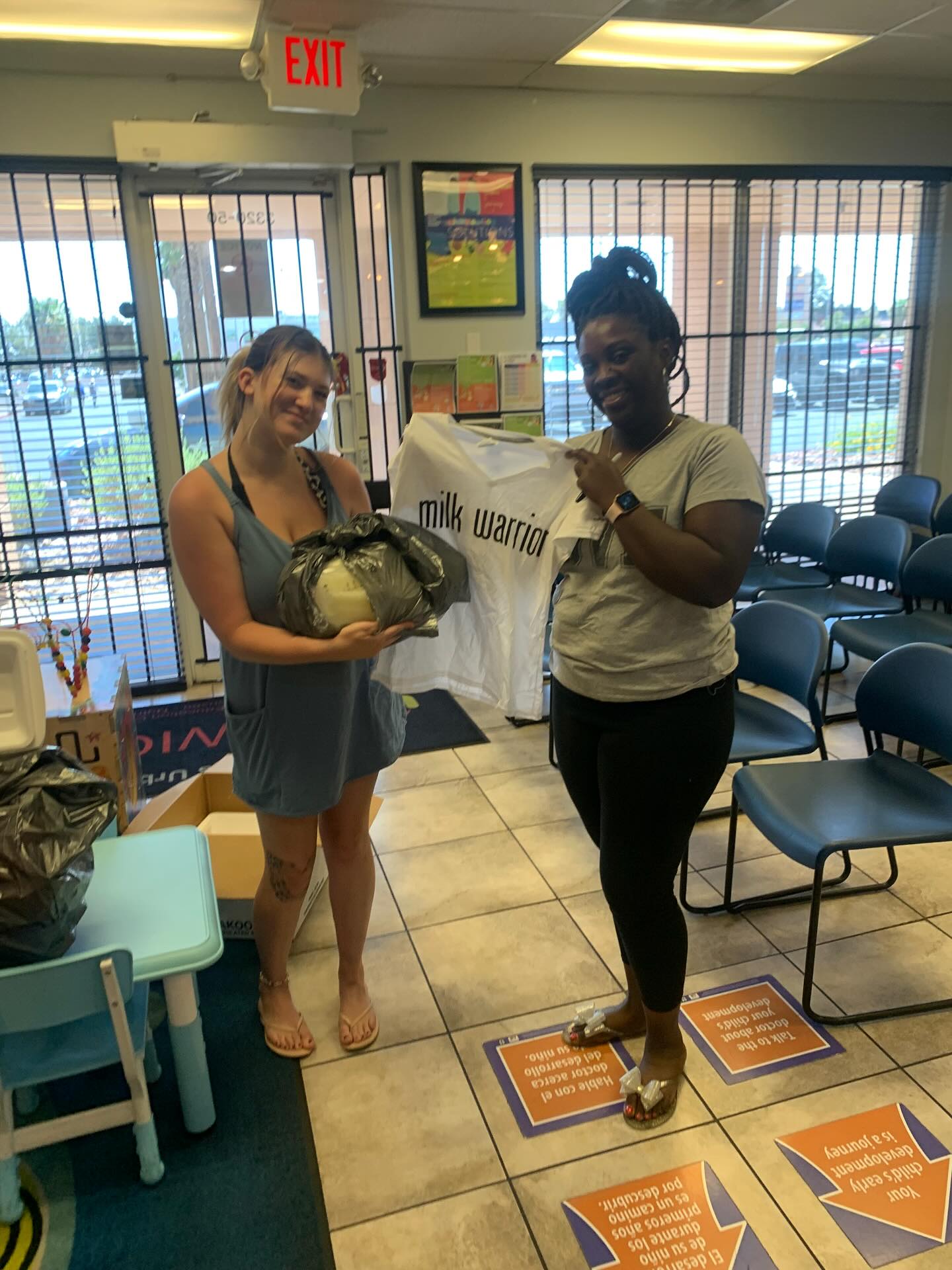 Thank you Laura for your generous donation!! Milk Warriors! 🫶🏾🤍
.
✨To Donate Human Milk in 3 Steps✨
.
1 - Call 1.877.375.6645 @mothersmilkbanksj
2 - Complete Electronic Forms
3 - Take the FREE blood test
.
Vulnerable infants are in need. You can be a milk warrior and save lives too. If you have extra milk and would like to donate, pre-register today! We are able to store your milk while you’re in the process of registering!
.
Call 1-877-375-6645
(For Spanish, select option 4)
.
Las Vegas Depot:
Follow➡️ @bfgwithmaj. 702.720.5198 call/tx
Follow➡️ @heartandsolcollective 702.508.8853 call/tx
Drop offs are by appointment only.
.
10th Annual Las Vegas Milk Drive takes place August 30th at the Enterprise Library 11am-2pm
.
#humanmilk #humanmilkdonation #donormilk #sanjosemothersmilkbank #shiphumanmilk #heartandsolcollective #criticalcareinfants #lasvegas #ibclc #lactationsupport #lactation #breastfeedingwithmaj #milkdepots