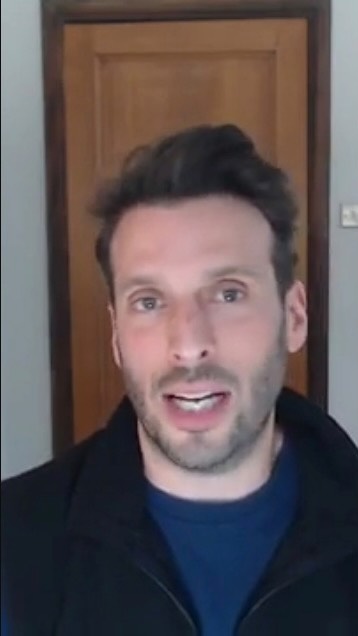 💡 “Thoughts are theories. Feelings are feedback. Actions are experiments.”
Such a refreshing reminder from Solomon Mehta-Slade on this week’s Work in Progress 🎙️
👉 Thoughts don’t always need to be believed
👉 Feelings aren’t scary, they’re just signals
👉 Actions don’t have to be perfect — they’re experiments
Catch the full episode for more on mental fitness, self-worth and thriving at work 💭✨
🔗 Link in bio