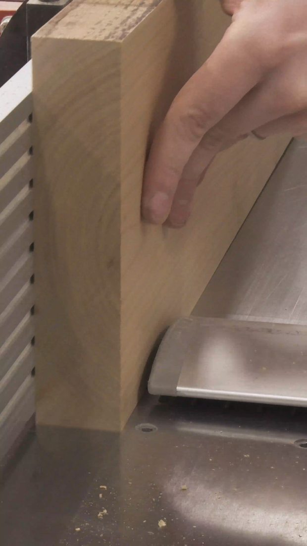 With the Community Build video series done, I decided to share the 8-string Icarus build in shortform video as well.
What are some of your favorite 8-string songs? (Looking for background music suggestions)
#luthier #ipguitars #guitarbuilding #guitarbuilder