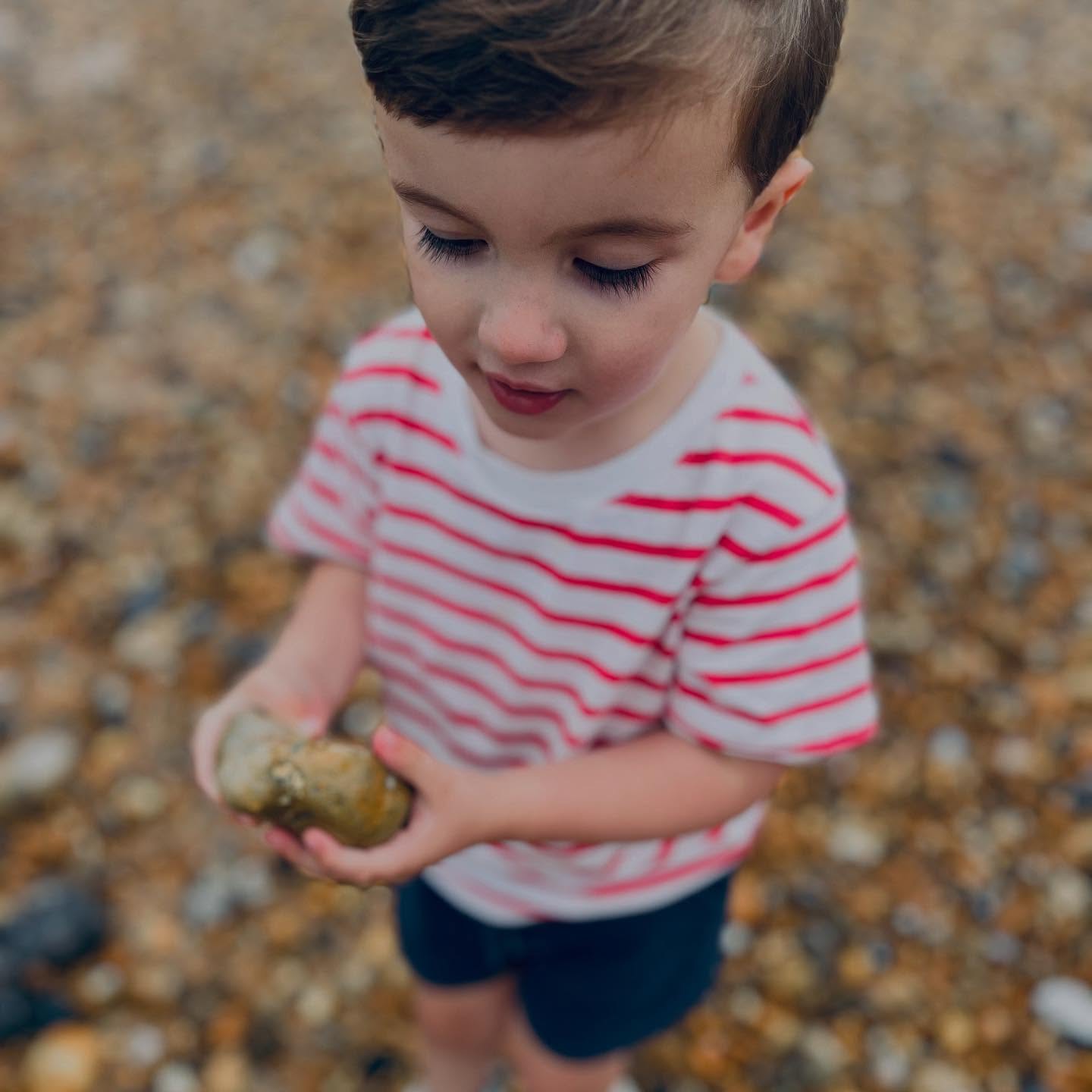 Mummy I found a huge enormous big one #happyplace #splash #bythesea #fullheart