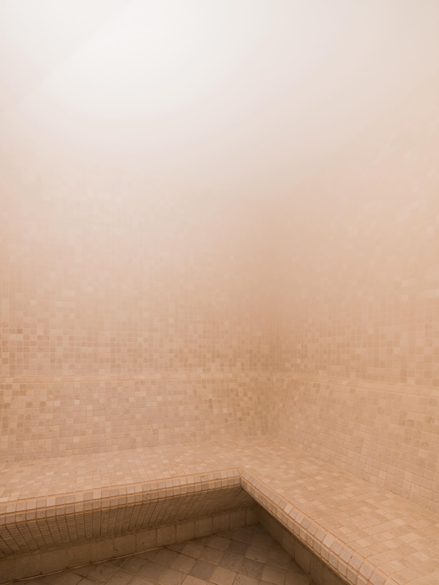 Our steam bath surrounds you with gentle heat and soothing humidity –
perfect for unwinding tight muscles, calming your mind, and giving your skin that soft, fresh glow.
No pressure. No distractions.
Just warmth, breath, and peace.
steambath #relaxandrestore #slowwellness #feelgoodplace #spaescape #southtyrolretreat #deeprelaxation #boutiquehotelvibes #mindfultravel #soulfulstays #wellnessmoments #wellness