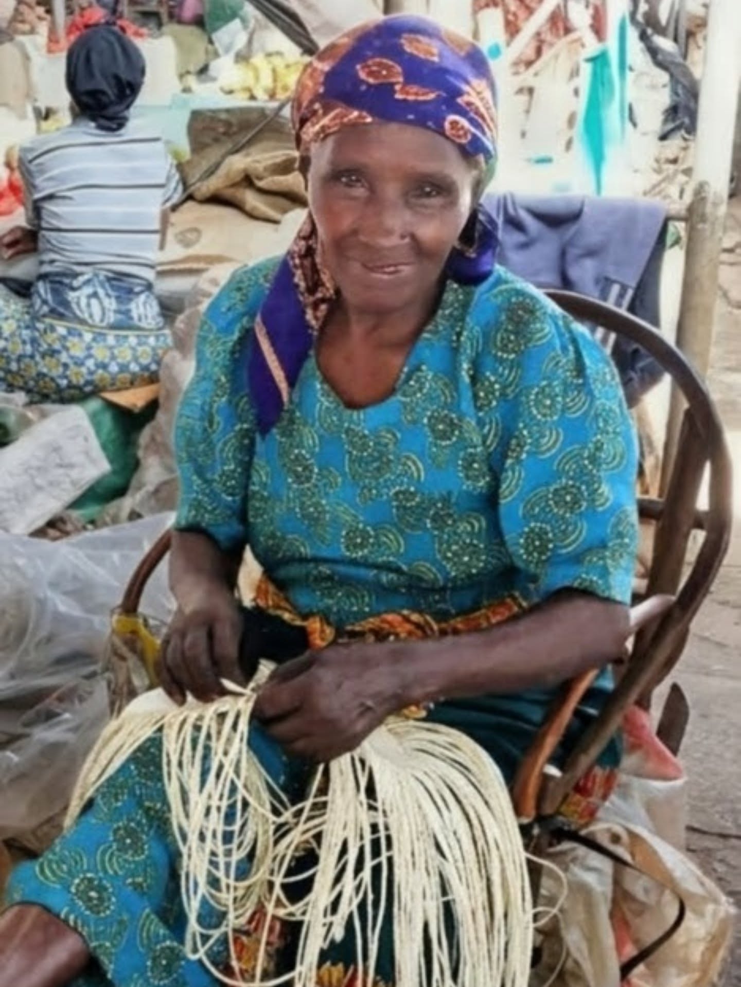 Our beautiful artisans at work, weaving one bag at a time whilst singing thanks to God 🙏
Soon, their vibrant, sustainable creations will be filling the lovely @sassandspirit shop in Haslemere! 🌿💚
Each bag is handmade and designed to be your go-to bag for life 💼🌍 All our weavers are paid directly at all stages of their work, beginning, middle and on completion so theres never a fallow month all year round 💞🙏💞
#SustainableStyle #EcoChic #HandmadeWithLove #BagForLife #SupportArtisans #SlowFashion #SassAndSpirit #HaslemereStyle
