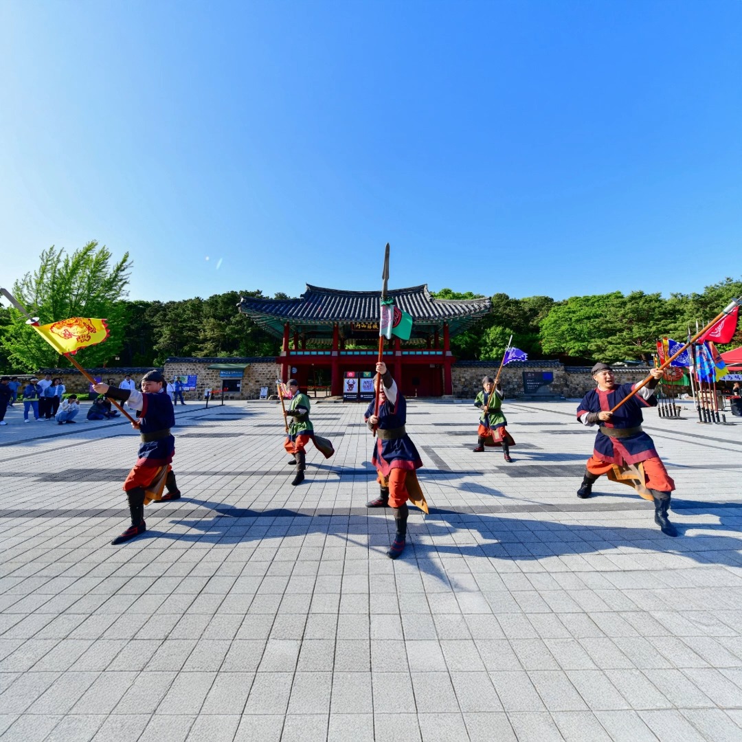 사단법인 한국무예24반문화진흥원 공식 웹사이트가 새롭게 업데이트되었습니다✨
기관 소개, 설립 배경, 24반무예 연구·교육, 프로그램과 최신 소식까지!
다가오는 행사와 활동도 웹사이트에서 확인하실 수 있으니 많은 관심과 방문 부탁드립니다.
한국 전통무예를 보존하고 세계에 널리 알리기 위해 늘 최선을 다하겠습니다💪
궁금한 점이나 교육·행사 문의는 언제든 DM 주세요!
We’re excited to share that the official website of the Korean Martial Arts 24ban Cultural Promotion Institute has been updated✨
Now you can explore our history, research & education on 24ban martial arts, programs, and the latest news.
Upcoming events and activities are also available on our website, so we’d love for you to visit and join us!
We’ll keep doing our best to preserve and share Korean traditional martial arts with the world💪
For inquiries about education or events, feel free to DM us anytime!
#무예24반 #한국전통무예 #무예보존 #무예세계화 #문화진흥원 #무예연구 #무예교육 #무예프로그램 #무예행사 #KoreanMartialArts #MartialArts24ban #CulturalHeritage #PreserveTradition #MartialArtsEducation #GlobalMartialArts #globalmartialartsuniversity #martialart #martialartstudent #koreasightseeing #martialartsclass #martialartslife #martialartstraining #martialartsworld
