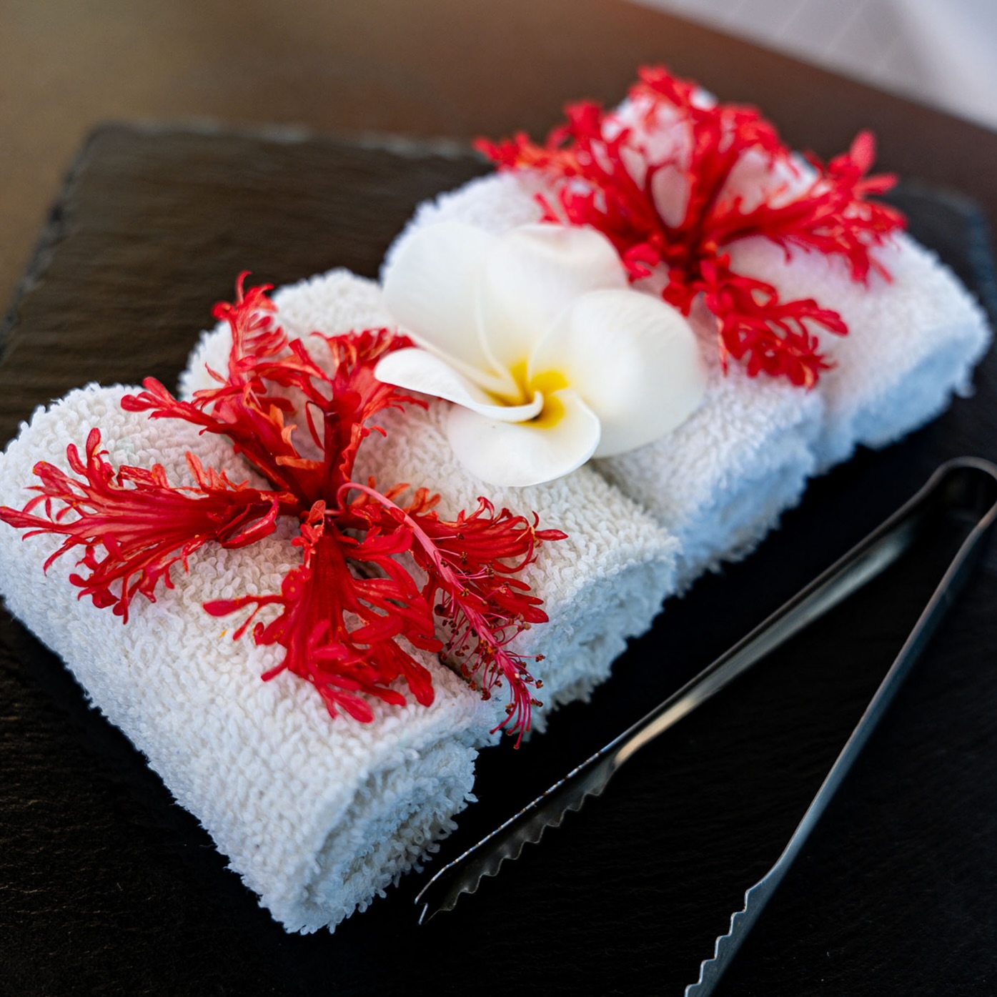 They are fresh and the smell of the tiare flower washes the worries away. 🌺
Makes you ready for an incredible week on board ⛵️
#vitaminsea
#oshibori
#service