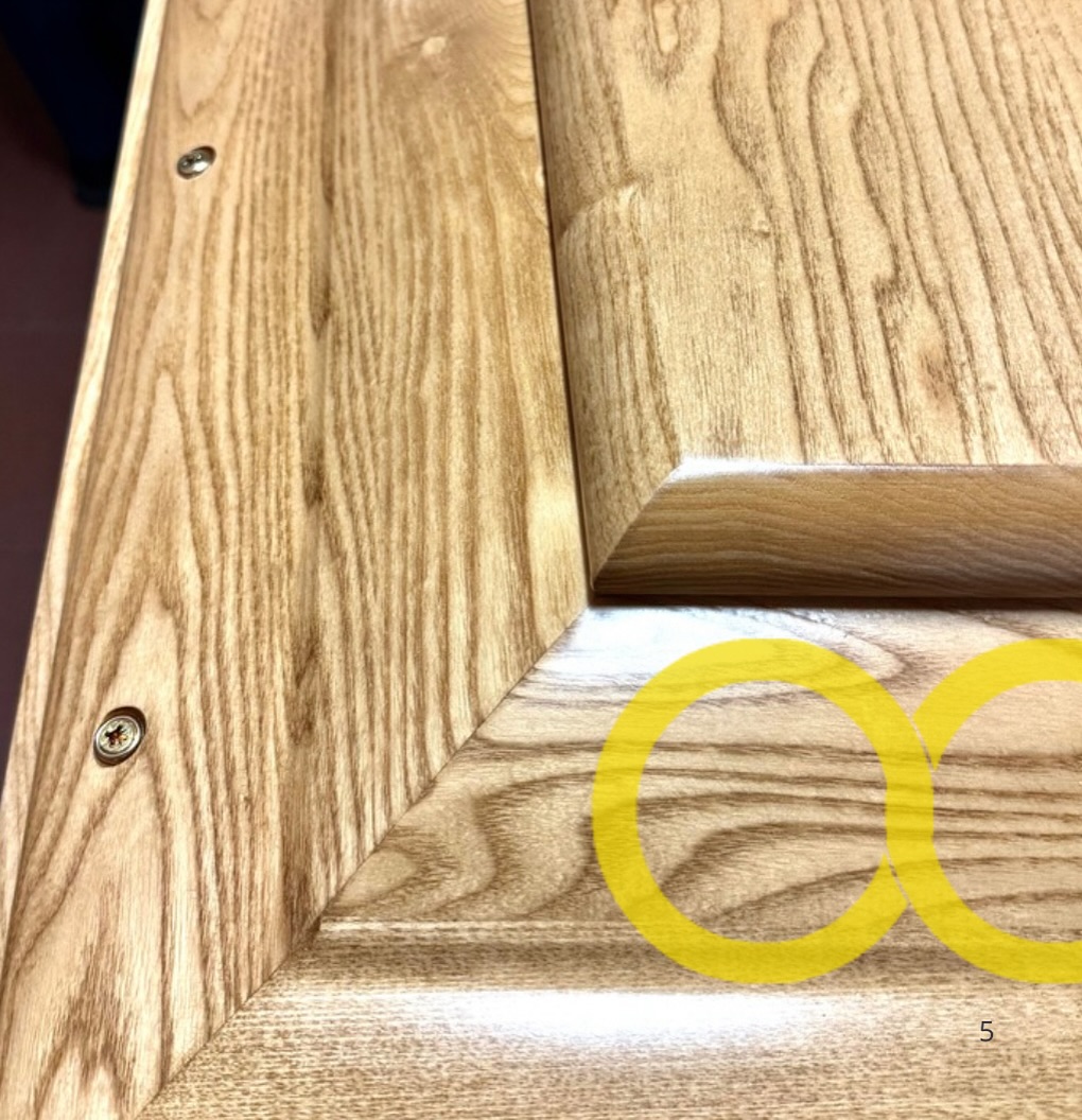 🌳 Legno di frassino, eleganza naturale.
Un materiale nobile lavorato con maestria artigianale, espressione autentica del Made in Italy.
Qualità, sobrietà e rispetto racchiusi in ogni dettaglio. 🇮🇹✨
#MadeInItaly #ArtigianatoItaliano #LegnoDiFrassino #QualitàArtigianale #EleganzaSobria #OnoranzeFunebri #CofaniFunebri #TradizioneItaliana #RispettoEDignità