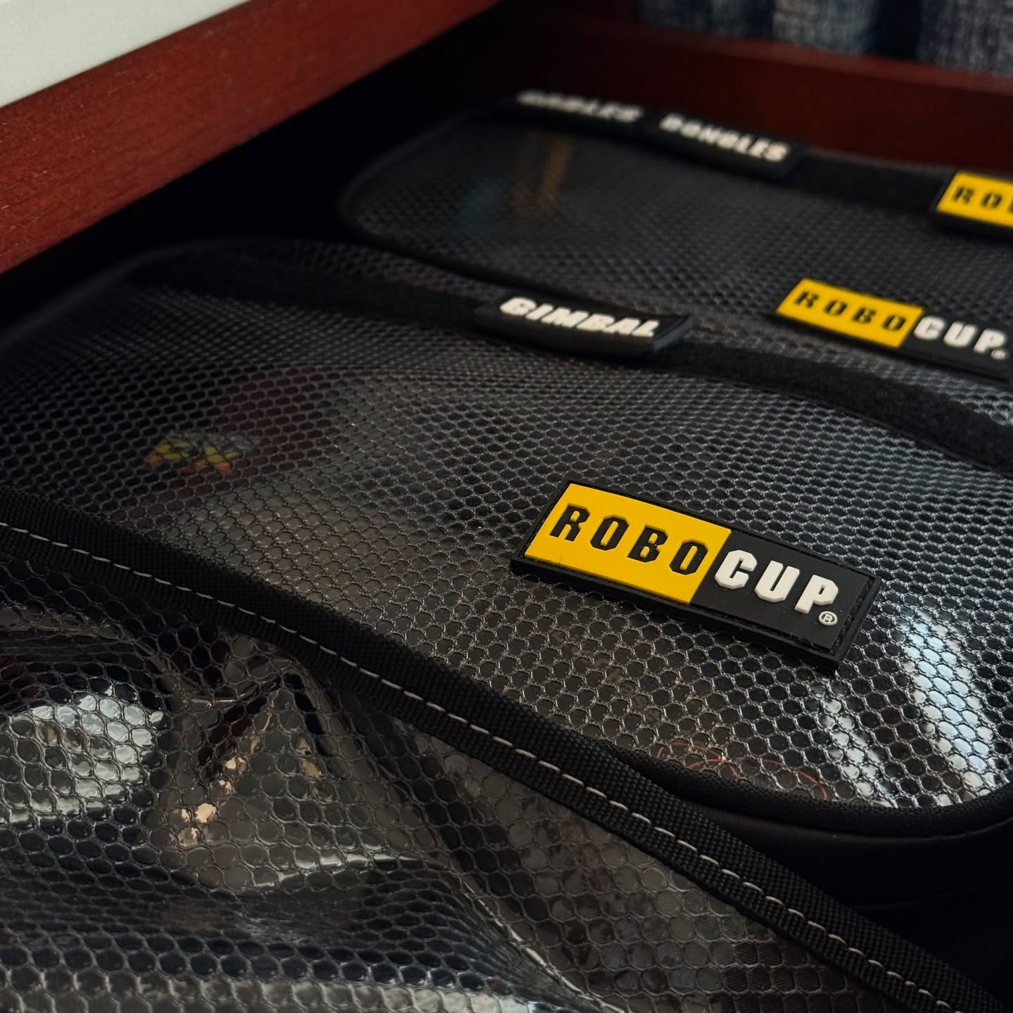 Organization: IYKYK
Loving organization pouches from @therobocup! No matter if I’m on set, at vacation, they keep it all organized and ready for action.
.
.
#organization #therobocup #setlife #vacation #trip #triphacks #production #setgoals #joncahillphoto