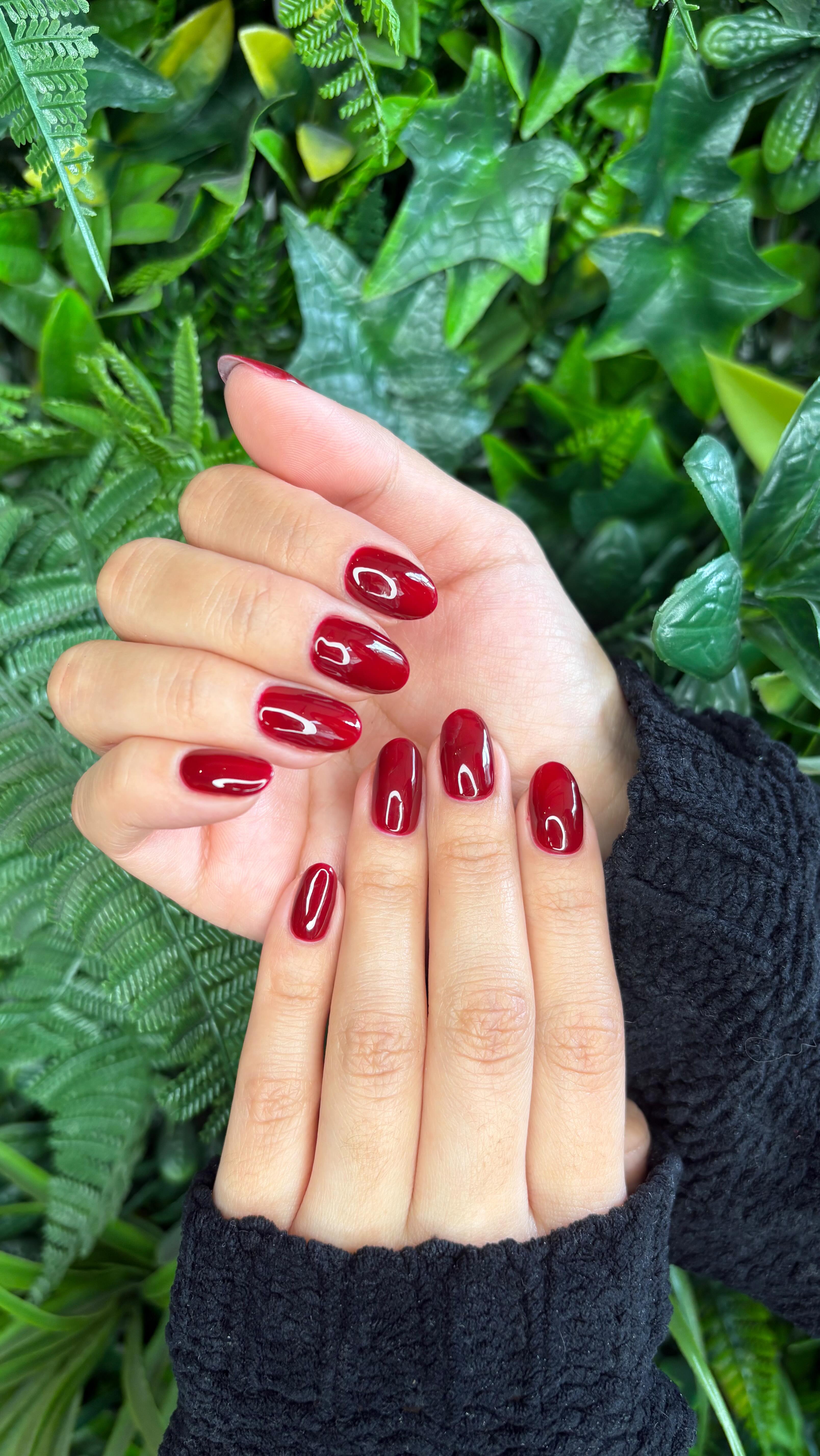 Una parada con la manicurista y seguimos con más actitud 💅🏽💪🏽
Ya tienes tu cita? Te esperamos♥️
Recuerda! Manicure permanente $15.900✨
