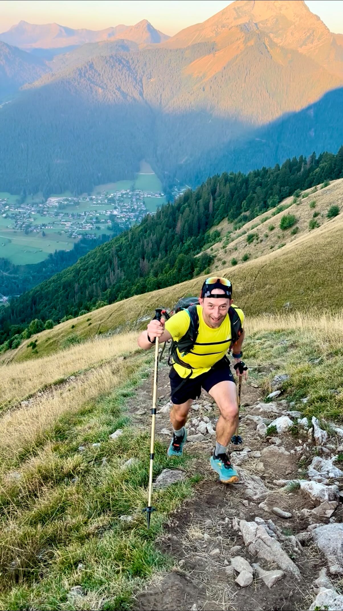 Pointe de Nanteux (2170m) from Morzine town centre (1000m), stunning individualised peak, steep ascent, exposed summit ridge, rewarded with spectacular sunrise and panoramic views of the Haut-Savoie and beyond ☀️😎
#uphillathlete #verticalkm #dadswhorun