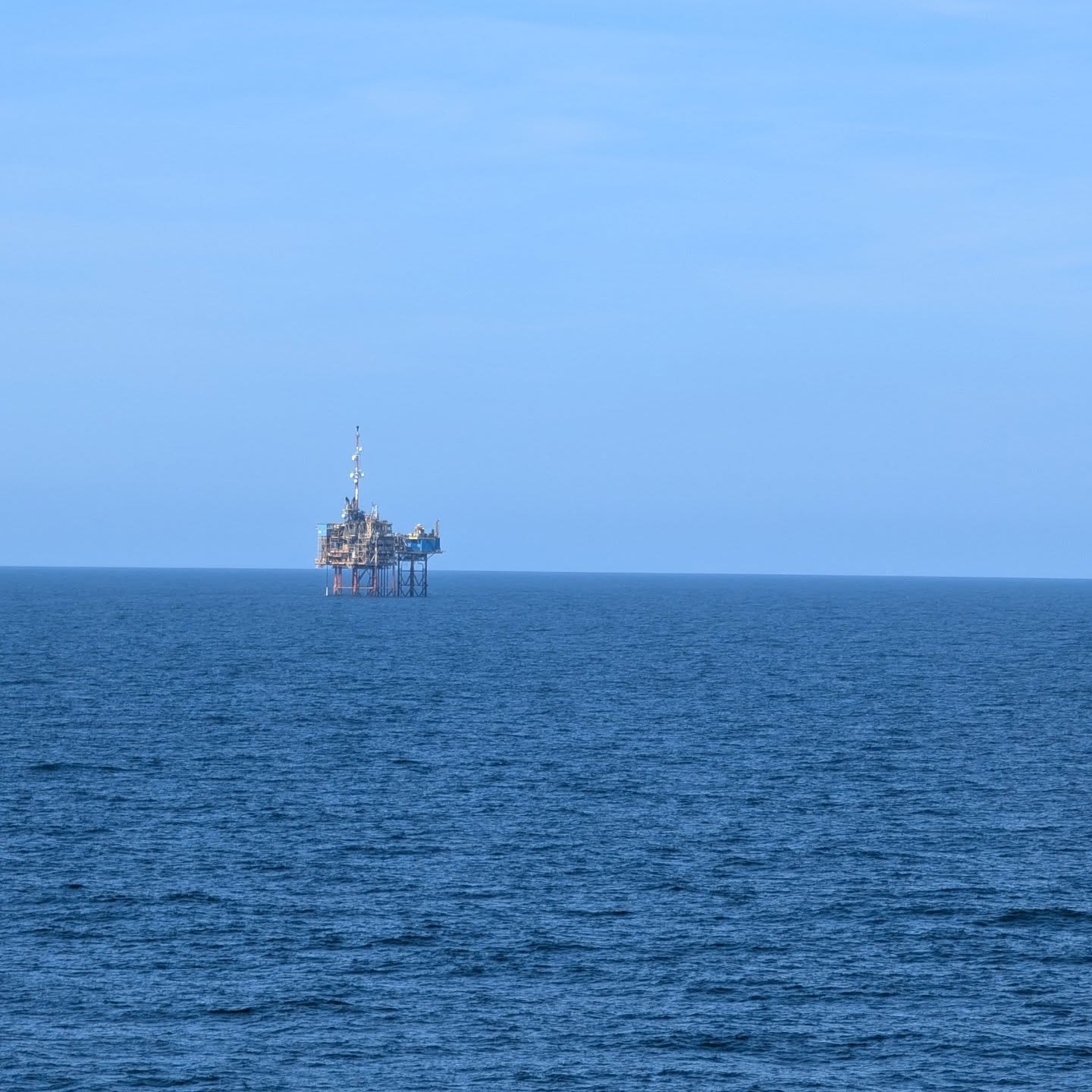 A few pics from our wonderful trip to Norway and the beautiful fjords.
I was a much needed break after a rough couple of months with medical issues but I managed to complete all my online classes with a couple rescheduled for different reasons.
Couldn't help but have a couple of much needed cocktails along the way, one of which was actually also a dessert with a delicious raspberry sorbet! Didn't realise till it turned up with a spoon! 🤣🍹
It's been straight into the RSN summer school with my Frog Prince class and today is the start of my 5 day Jacobean tree of life!
#norway #fjords #sunset #cocktails #rsntutor #rsnsummerschool #glacier