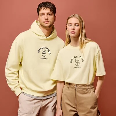 More newness from @wearestanleystella
• The Chaser Hoodie, a new relaxed fit hoodie with no drawcord for a minimalist look
• The Breezer T-Shirt, a new style of t-shirt, giving a more relaxed fit with a lightweight fabric
.
.
#autumn #winter #stanleystella #wearstanleystella #clothing #tshirts #clothing #printers #decorators #silkscreen #screenprinting #ink #colour #print #embroidery #directtofilm #directtogarment #product #garment #tshirt #hoodies #screenprintinglife