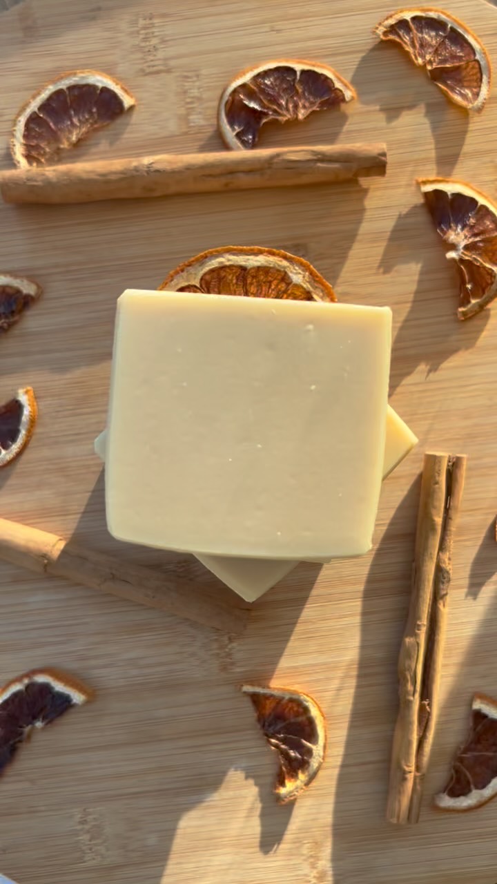 AUTUMN IS COMING 🍂
Who’s ready for our autumn scents launch!?
Cinnamon & Orange goats milk soap bars, coming soon
.
#MarshValleySoap #AutumnIsComing #CozyNights #CinnamonAndOrange #HandmadeSoap #AllNaturalSkincare #ProductLaunch #MadeInSheffield #MadeInYorkshire #GoatsMilkSoap #SupportSmallBusinessesUK