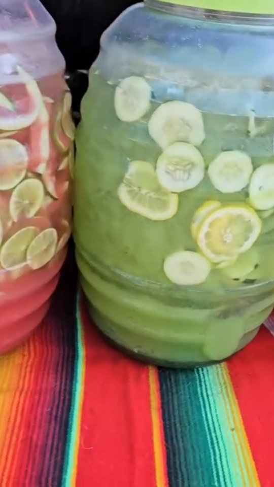 Now We're cooking! Come get your Tacos and Aguas frescas ๐ค๐ซต#tacos #elchaparritotacos #nightmarket #818nightmarket #aguasfrescas