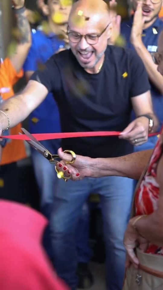 Sejam bem-vindos à nossa nova loja em Trindade! 🚀🏢
Essa é apenas a primeira de muitas! Estamos ansiosos para expandir e levar a melhor experiência para mais clientes!
A parceria Agência-X e Novo Mundo gerou um resultado surpreendente que superou as expectativas de vendas em 200%! 💸📈
Temos muito Orgulho em fazer parte da trajetória de uma marca genuinamente goiana e líder no varejo de móveis e eletros no centro norte! 💪
#AgênciaX #NovoMundo #Trindade #Inauguração #Parceria #Goiano #Varejo #Trade #Promoção #marketing