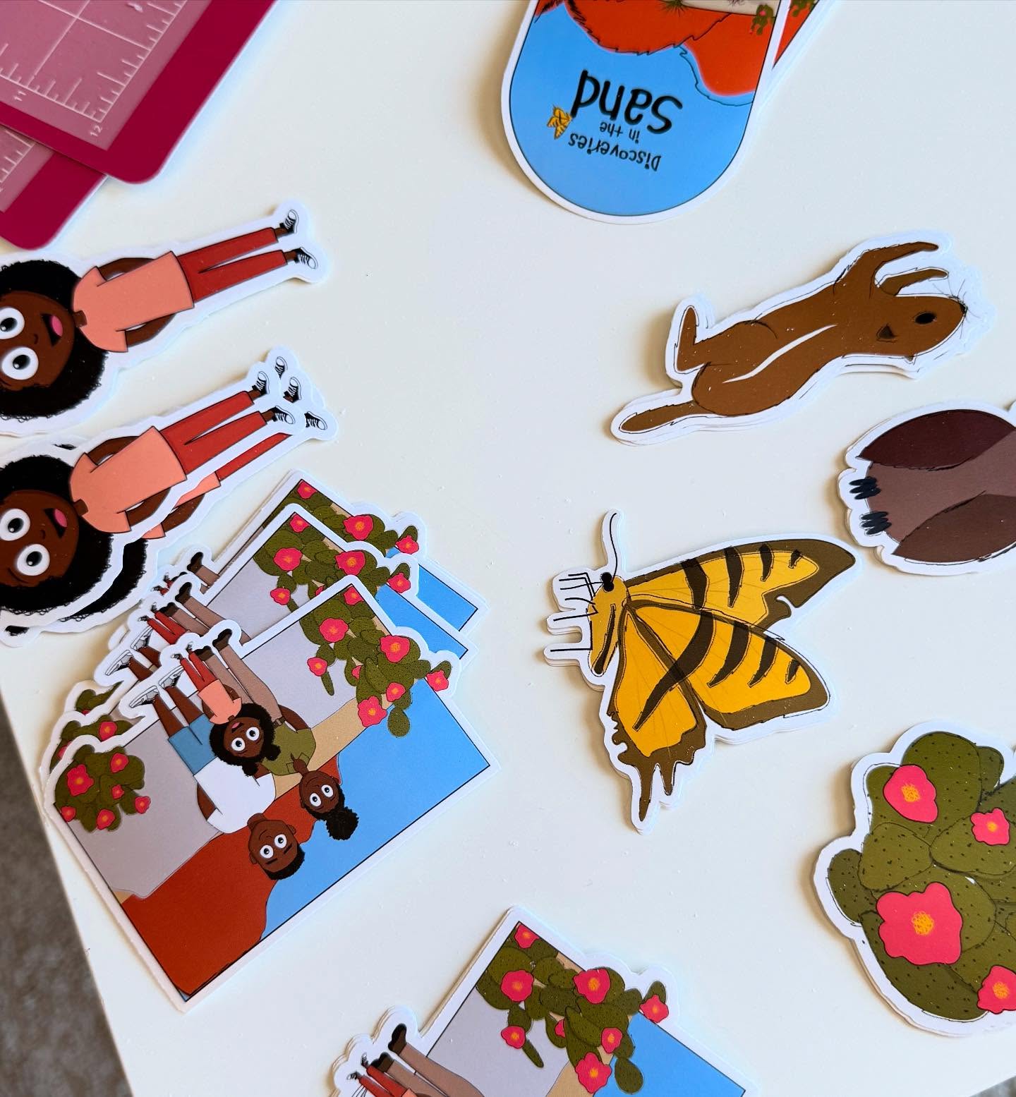 Making these Discoveries in the Sand themed stickers has been so much fun!! If you haven’t seen them yet it’s because they’ve only been sold at my launch party and when I was a vendor at Market in the Alley🤭