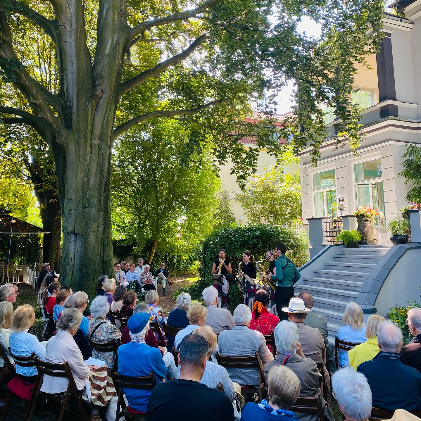 A wonderful weekend with the quartet! Two concerts behind us, amazing audience and beautiful feedback – grateful for every note and experience. 🎶💛
Our next concert is in Lütjenburg on 6th of September! ✨