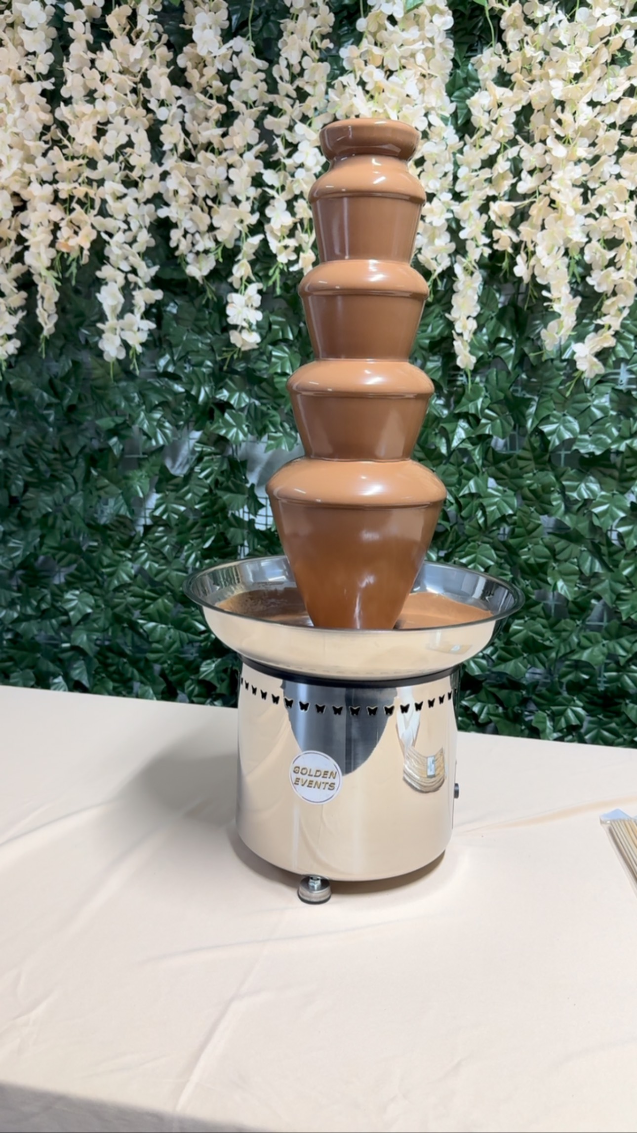We now offer a smaller chocolate fountain! This beautiful chocolate fountain is 27” tall and will satisfy your small events’ demand 🍫 Book now!
#goldeneventstx #wedding #quinceañera #birthday #quince #corporateevents #chocolatefountain #chocolate
