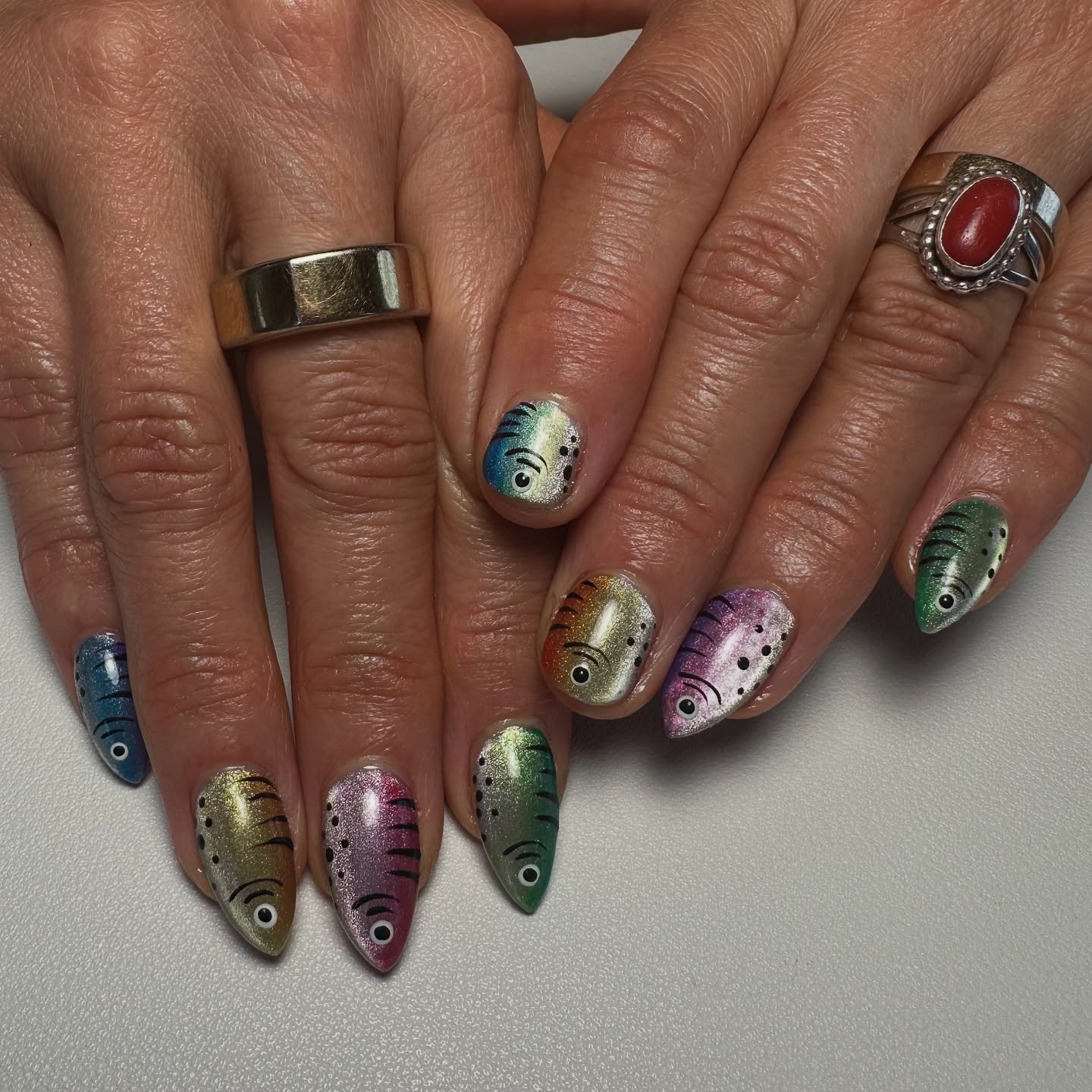 Here fishy fishy… 🎣 @coutureclawshawaii
#fishnails #fishinglewer #fishinglewernails #hardgelnails #cateyenails #hawaiinails #konanails #bigislandnails