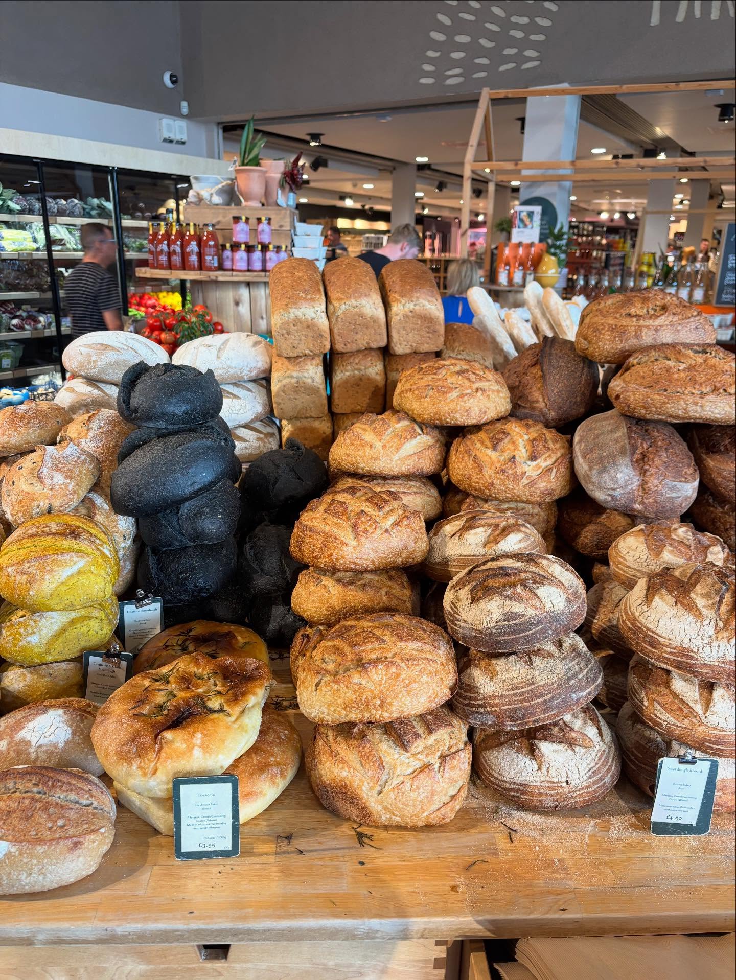 Wow 🤩 @gloucesterservices is a foodie heaven 😋
Not your average services off the motorway
Farm shop, butcher, fresh food, fresh salads, breads and chocolates, biggest croissants 😳 gifts etc AND doggie 🐶 friendly!!!