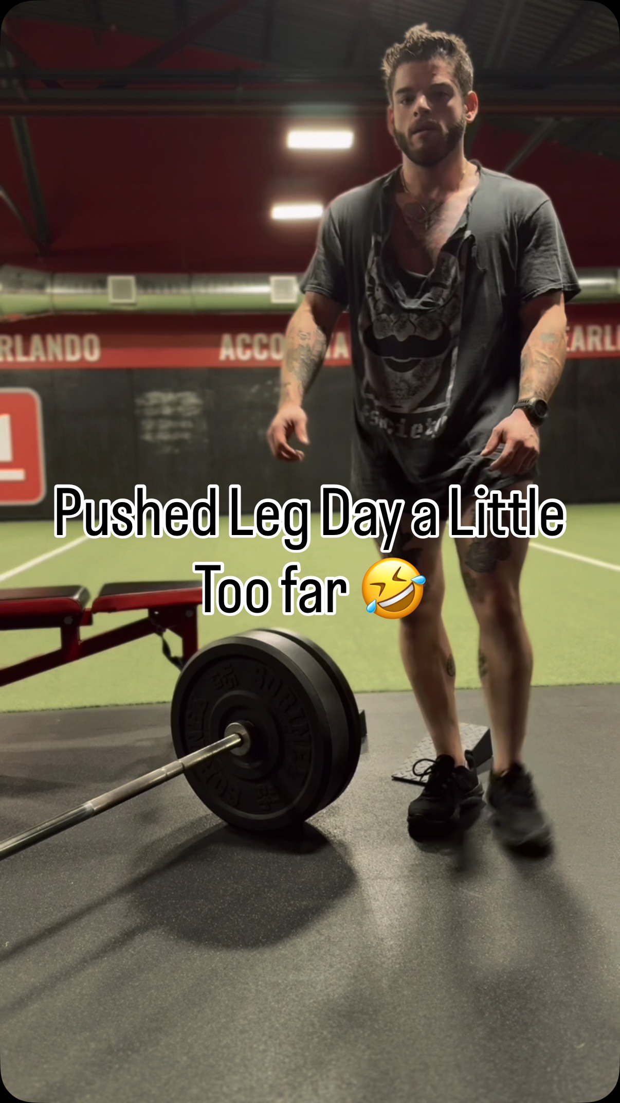 Well I guess I can’t say I didn’t push leg day hard enough when I tore my shirt off squatting... 😅 Tom Platz would be proud.
#squat #legday #fitness #bodybuilding