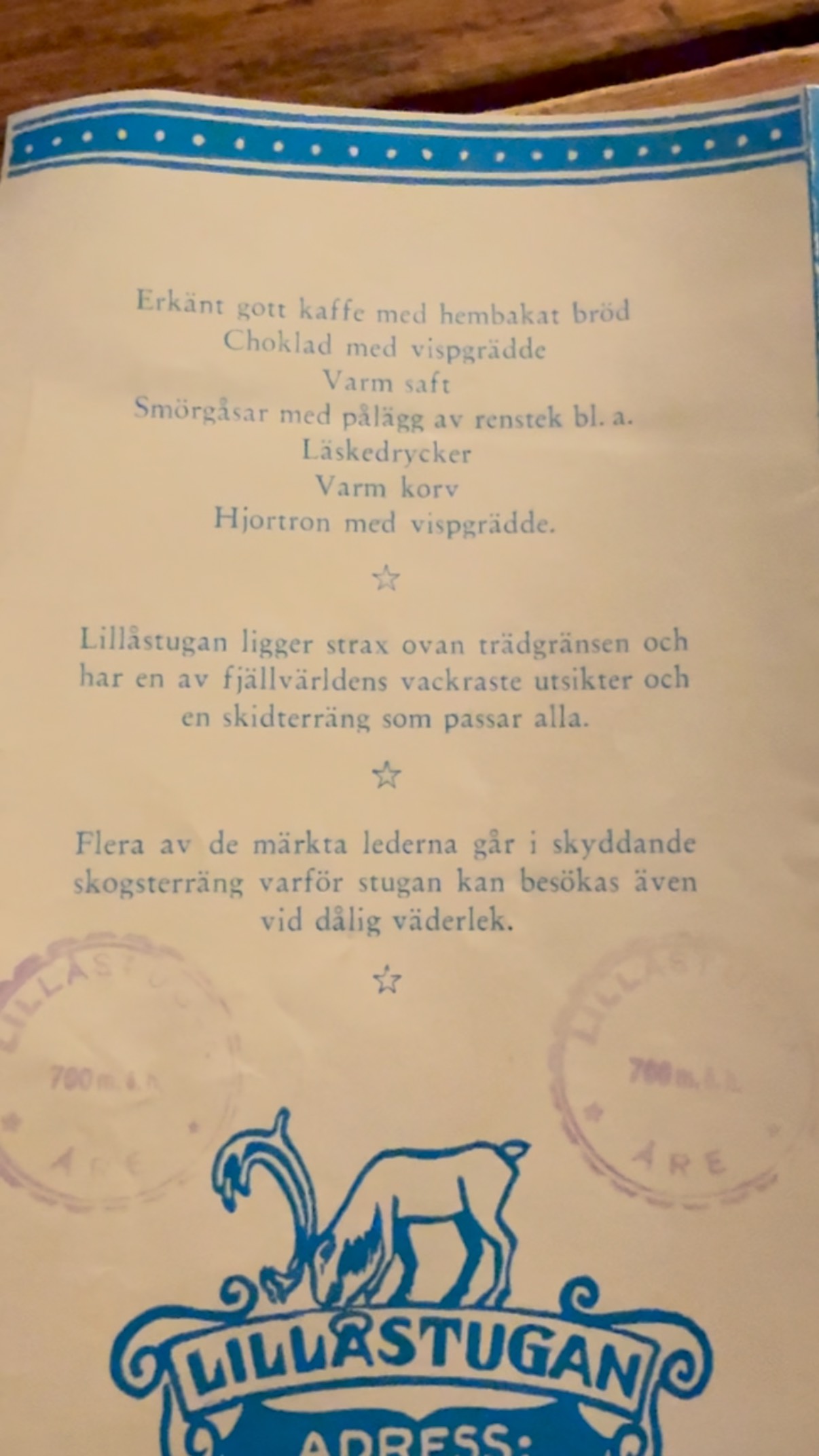 Lillåstugans historia ändå 🙏 tacksam att Wilhelm & Anna Bagge m familj reste denna stuga i vackra Ullådalen ❤️
Vi gör vår bästa för att förvalta och bevara stugan och minnen från gästerna som besökt stugan sen 30-talet.
Varmt välkommen fortsätta historien med oss😊
V. 33 - v. 44, tors - sön, 10.00 - 14.00
☕️ 🧇 🔥