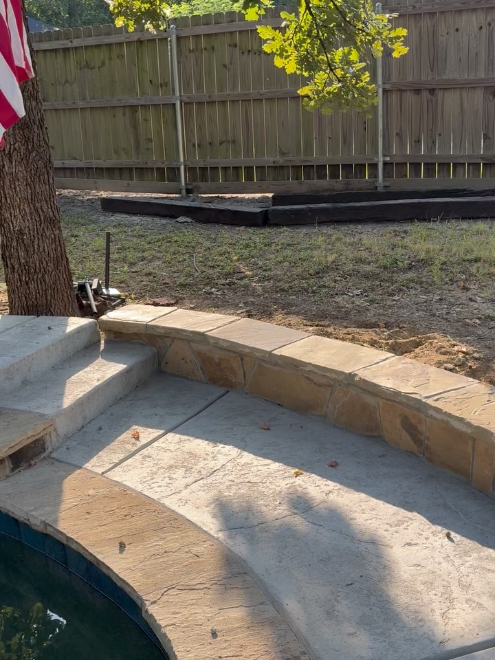 Oklahoma Stone retaining wall we built in Waxahachie, Tx