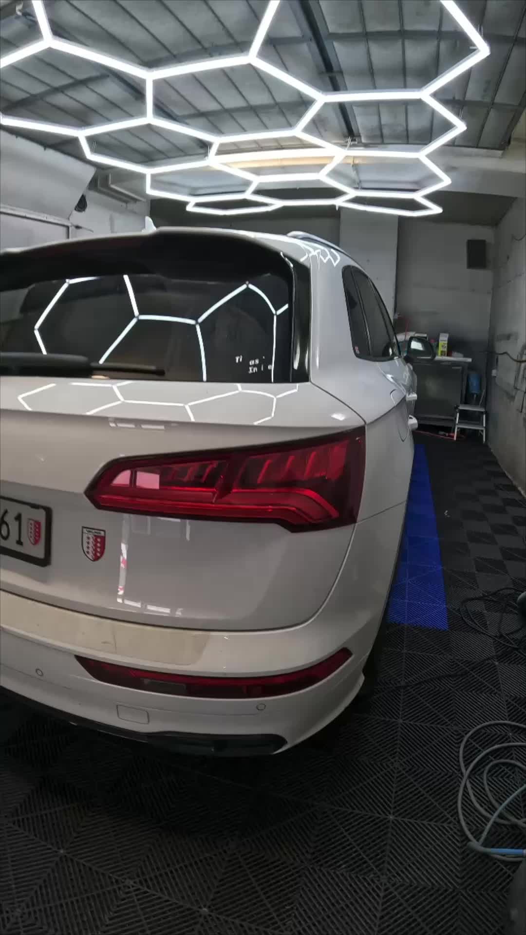 Audi SQ5 sublimée à Verbier ✨ Prestigieux by EasycleanVS.