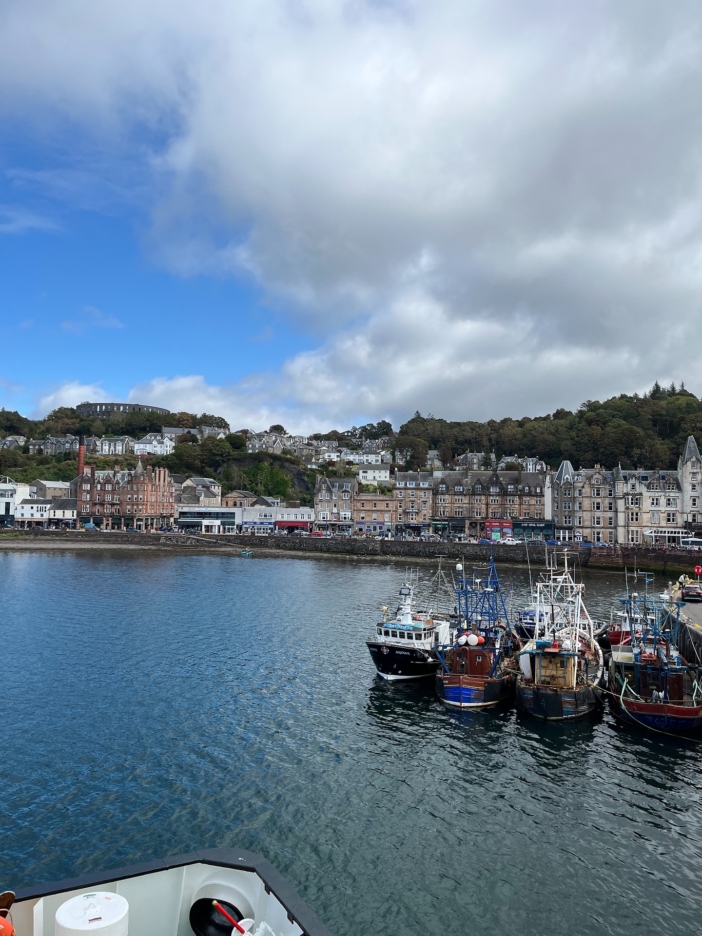 In Oban, heading off for a Hebridean break to recharge after a busy summer - I wish I wasn’t always rushing to catch a ferry when I visit Oban as I recently discovered through a dna test that my Great, Great, Great Grandmother (from Mull) is buried here! Complete surprise!
#familysecrets #willneverknow #islandholiday #thehebrides #ferry❤️