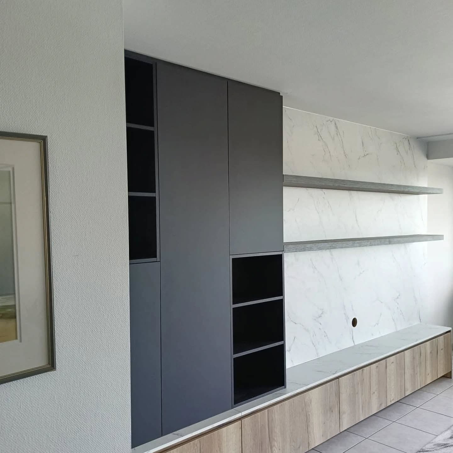 Bij ons kun je niet enkel terecht voor een nieuwe keuken, maar voor al je kasten. Naast keukens ontwerpen en plaatsen wij tv wanden, dressings, badkamermeubels, vestiaires, steellook deuren,...
Daarnaast kan je bij ons ook terecht voor een nieuwe tafel, stoelen, zetel,... Contacteer ons gerust om een catalogus te ontvangen van ons gamma of kom langs in onze toonzaal.
Heb jij binnenkort nood aan nieuwe kasten? Contacteer ons gerust voor een vrijblijvende offerte!
#keukens #keukendesign #keuken #dressing #dressoirkasten #dressingkasten #tvdesign #tvkast #tvkastopmaat #vestiairekasten #vestiaire #badkamermeubels #badkamermeubel