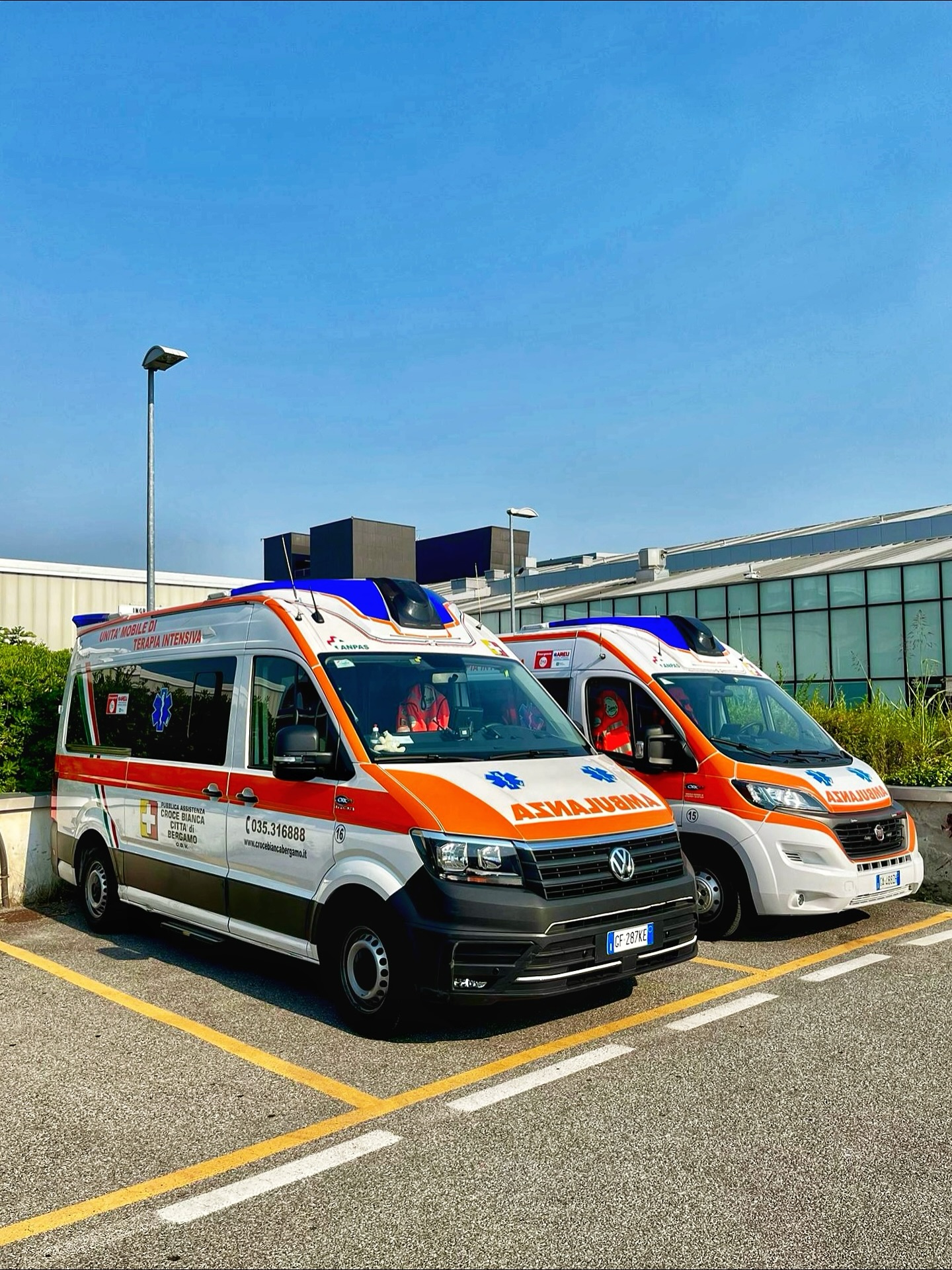 🚑 Estate o inverno non cambia: la Croce Bianca Città di Bergamo è sempre operativa!
🧡 Unisciti a noi.
#crocebiancabergamo #bergamo #112 #soccorso