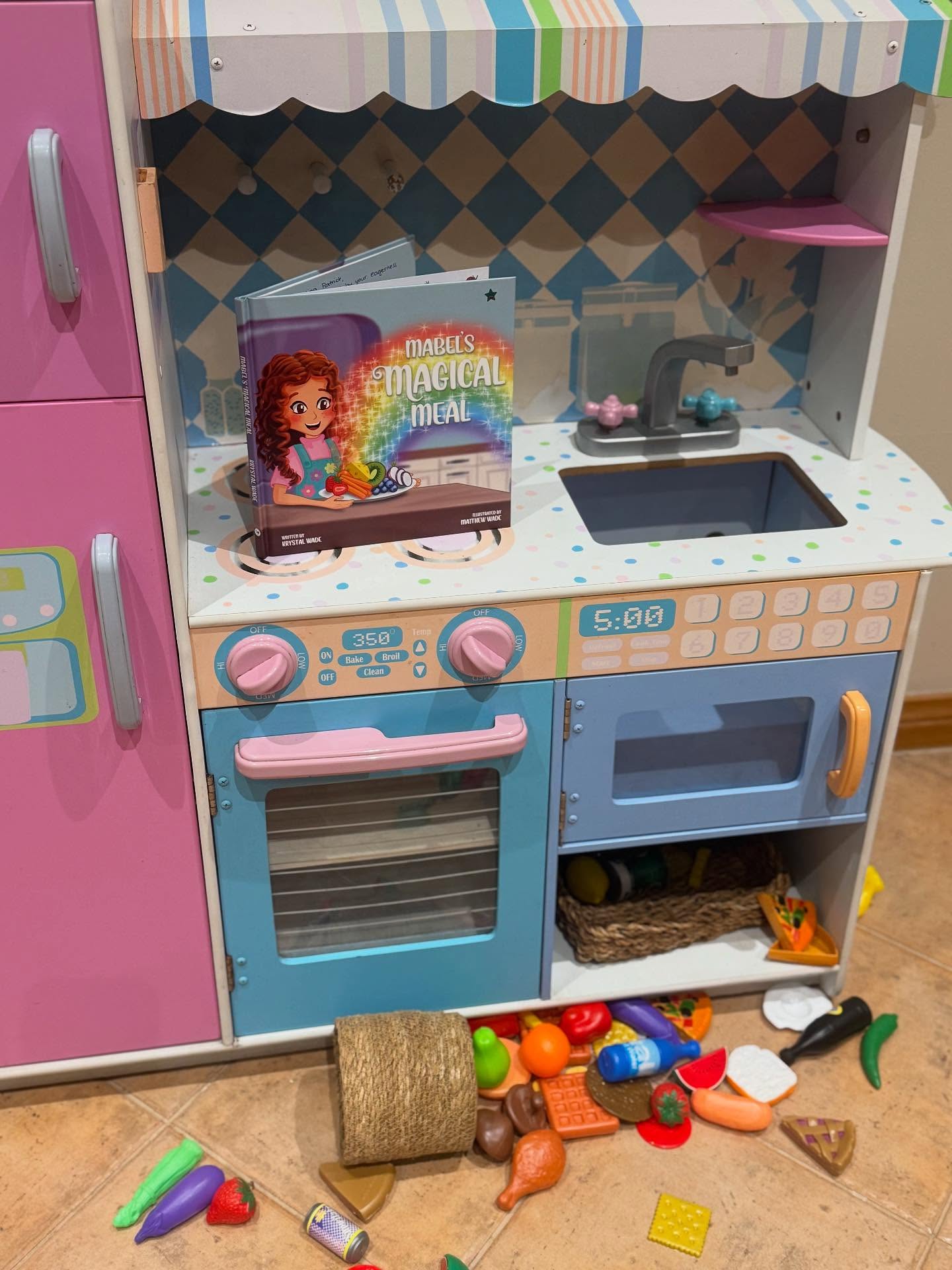 Play kitchen is the new craze in our house 🍎🍩 The only downside… I officially have two kitchens to tidy up! 🧑🍳✨
But how good does Mabel’s Magical Meal look on it?! 💛
#PlayKitchen #ImaginativePlay #ToddlerLife #HealthyEating #PretendPlay #LearningThroughPlay #MumLife