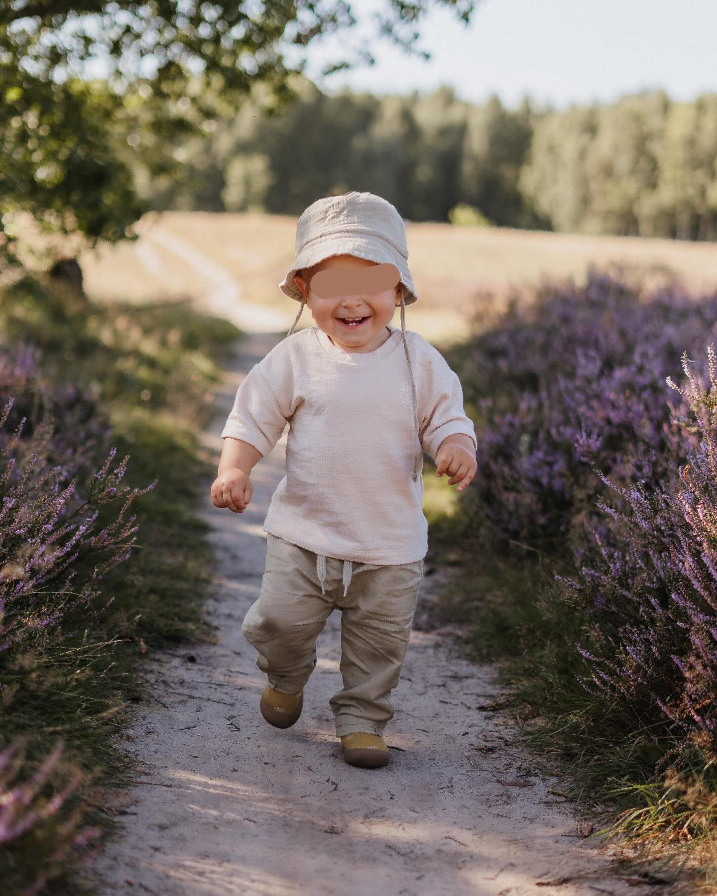 Magische Heide-Shootings 💜✨
Zwischen lila Blüten & goldenem Licht entstehen natürliche, unvergessliche Fotos – voller Leichtigkeit, Liebe & Lebensfreude. 📸 Perfekt für Babybauchshootings, Familienfotos oder auch euch als Paar. 🤗
Bucht jetzt euer Heideshooting
www.vom-licht-gekuesst.de
Hattest du schon mal ein Fotoshooting?
#heideshooting #heideblüte #natürlicheschönheit #fotoshooting #paarshooting #familienfotos #lovestory #lübeck #reinfeld #badoldesloe #badsegeberg #vomlichtgeküsst