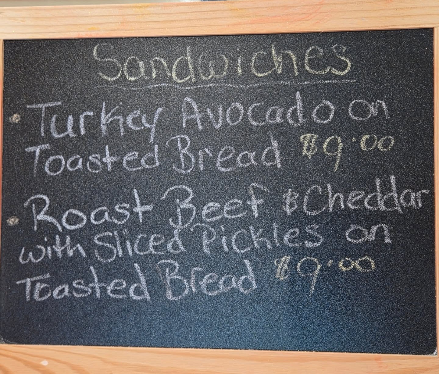 Come on in and grab a sandwich!!
Turkey Avocado with Swiss Cheese, Lettuce and Mayo
Roast Beef and Cheddar with sliced gluten free Pickles, Lettuce and Mustard
Open 10am - 3pm Wednesday - Saturday!
#glutenfreesandwich #lunch #whatthegf #beaverton