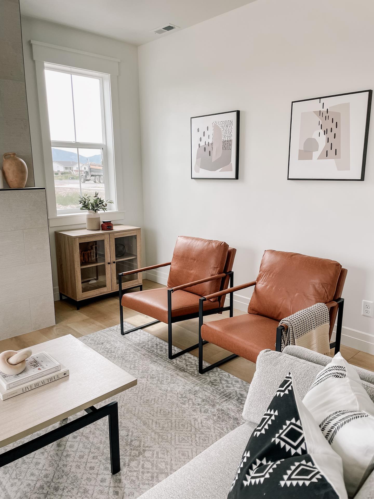 With the #topofutahparadeofhomes just around the corner, I thought we’d walk down memory lane.
2023 I was battling imposter syndrome because who would think that I could stage a home for thousands of people to see when I had just started staging homes just 5 months before. I was so deeply honored and poured my heart and soul into that house.
2024 I got asked to stage 3 homes and was overwhelmed with gratitude because it meant so much to me that 3 builders liked what I had done the previous year. I again poured everything I had into those homes while also finding out I was pregnant and terrified of what that would mean for The Hanks Home. Doing this on top of my standard stages for agents and being mom and wife and usually on my own was the biggest challenge in my staging career and has led to so much growth in the last year.
We have movers that help now and my back is highly appreciative. We’ve modified our process and can get homes done so much quicker and it’s so much more efficient. There’s a lot more prep on the back end that goes on before we even get to your stage. We still have a lot of growing to do and exciting things still to come. Thanks for following along on our journey. To those builders the last couple of years, thank you. ❤️