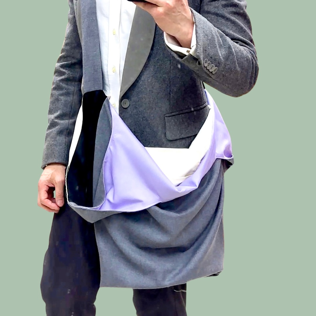 Dress it up or dress it down—whatever the occasion, your @3s_universe carryall is the perfect complement to your unique style.
Beautifully crafted inside and out, this charcoal wool melton and black cool wool carryall features a silk lilac lining, adding a splash of surprise when the handles are casually draped open on the side.
3S exclusivity extends to the hangtags, telling the inspirational story behind your one-of-a-kind carryall.
We Prioritize the Planet🌍
3% of each 3S purchase is donated to an environmental cause of your choice. DM us on Instagram @3s_universe for more details about ways to shop and show you care.
#goodthingscomein3s