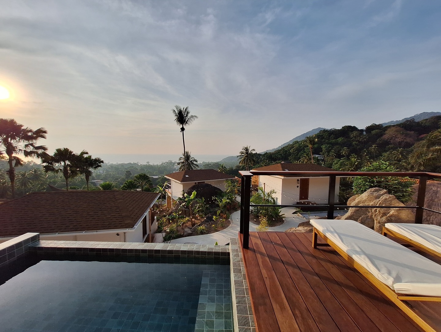 Our ⭐️ Rear Sea View Villa ⭐️ is perched on higher ground, making every moment feel elevated.
Experiencing sunrise light to sunset glow in luxury 🌄
Enquire directly for the best rates - link in bio!🔗
#infinitypool#ecofriendlyhotels#KohTaoViews#Islandserenity
#LuxuryResort#DiveKohTao#Diving#ChalokBaanKao#TanoteBay#MaoBay#HaadTien#Floatingbreakfast#AoLeukBay#SecretGardenEcoPoolVillas #EcoVillas #PoolVillas #TravelThailand#GetawayGoals #Relax #KohTao #Thailand#privatepoolvilla #MountainView #Romantic #IslandLife #Escape#LuxuryVilla#Rainfallshower#ThailandBeaches#Serenity