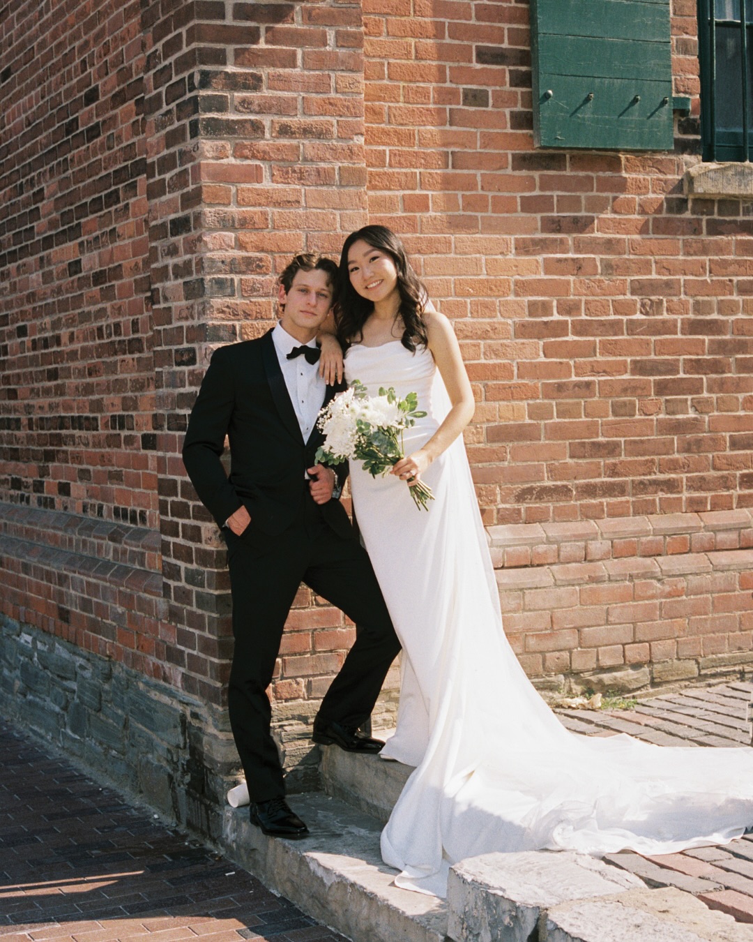 Proof that the best weddings are the ones that feel like a party 🎉
Photographer: @rayastudios_
Day of coordinator:@eventsby_belle
Florist: @calliaflowers
Hair and makeup:@finessebyashlyn
DJ: @djflohback
Live wedding painter: @ej.yourweddingpainter