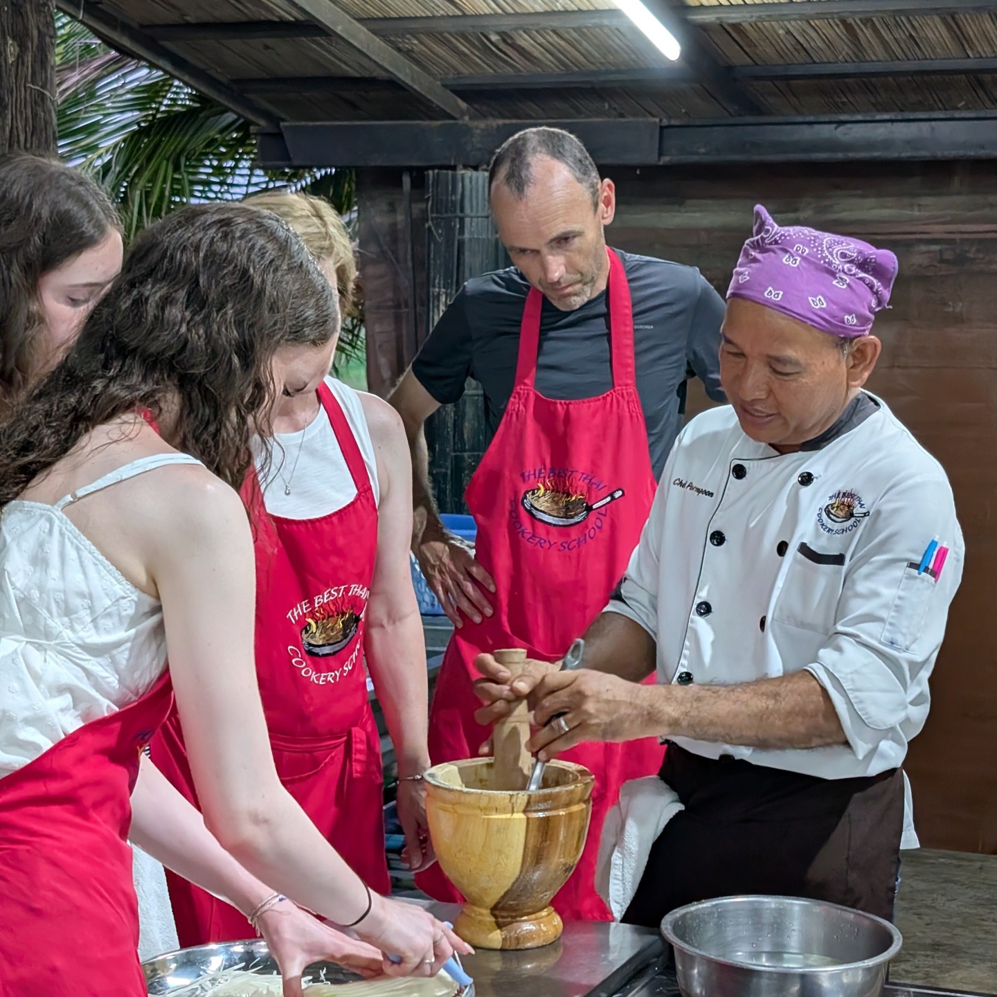 Som Tum masterclass in session! Learning to make one of Thailand's most famous dishes. Spicy, sour, sweet, and perfectly balanced. 😋
#somtum #thaifood #cooking #chiangmaithailand #papayasalad