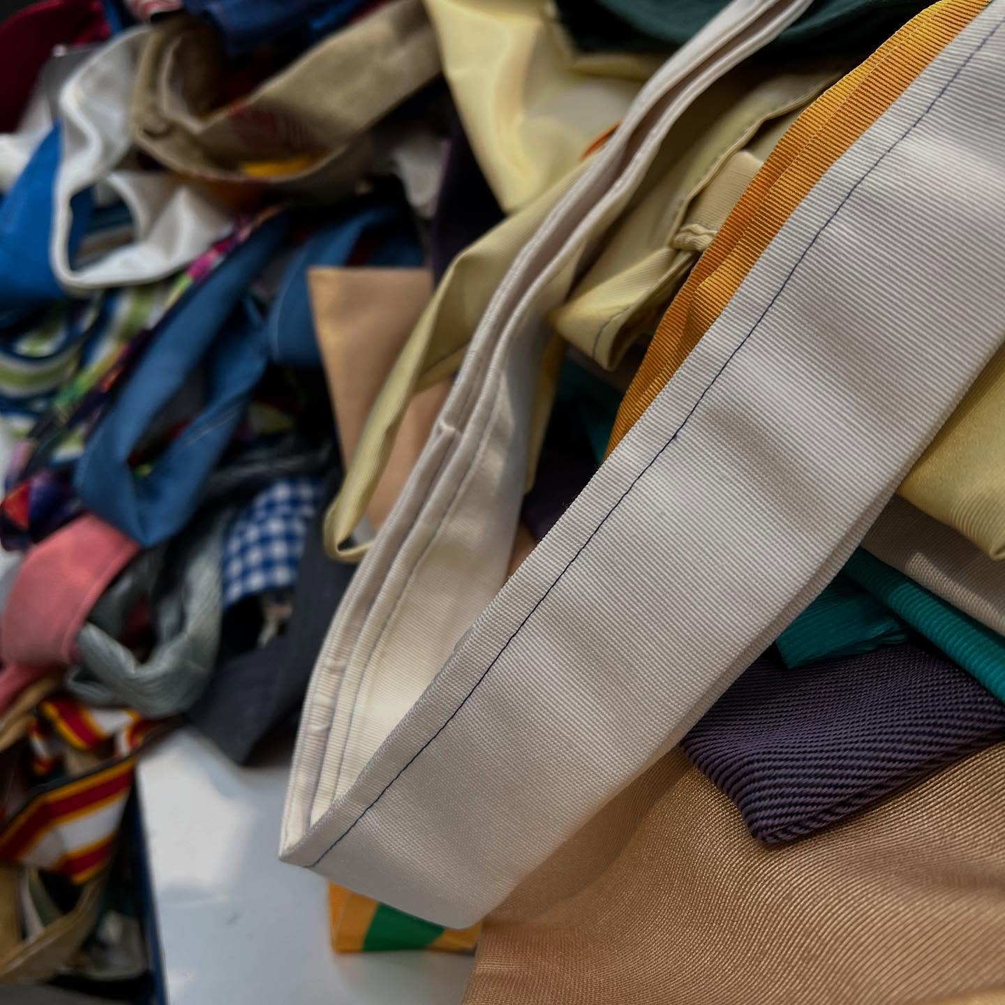 We had the pleasure of printing these morsmags using our eco friendly water based inks for Bradford Street Choir in June, an amazing way of reusing and recycling!
.
.
#bags #morsbags #recycle #reuse #tote #printers #decorators #silkscreen #screenprinting #ink #colour #print #embroidery #directtofilm #directtogarment #product #garment #tshirt #hoodies #screenprintinglife #eco #ecofriendly #ecoinks #waterbasedink