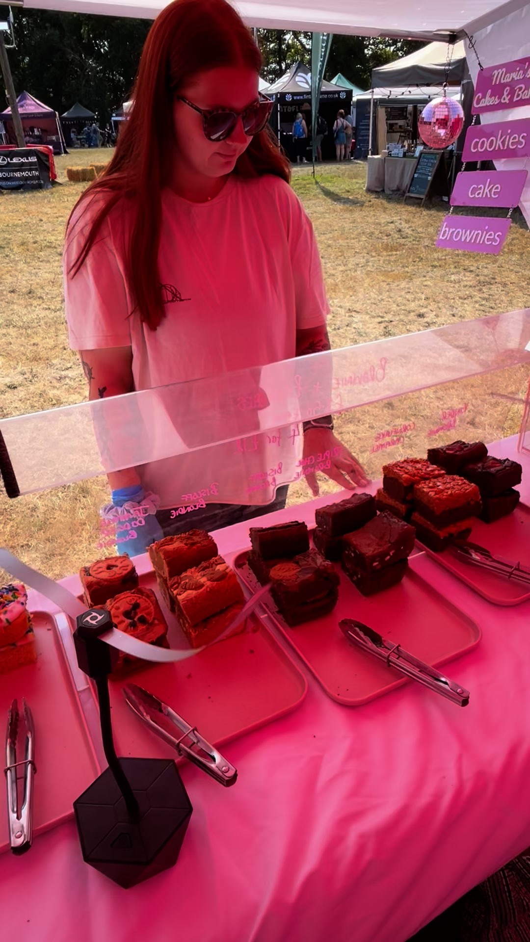 When people try to put their hands over the sneeze guard this is what imagine they want to do 🙊🙊. #cakestall #cakestalls #cakestagram #cakemarket #cakestand #cakesale #shoplocal #supportsmallbusinesses #supportsmallbusiness #supportlocal #cakesofinstagram #marketstall #localevents #hampshire #southampton #eastleigh #chandlersford #romsey #mariascakesandbakes