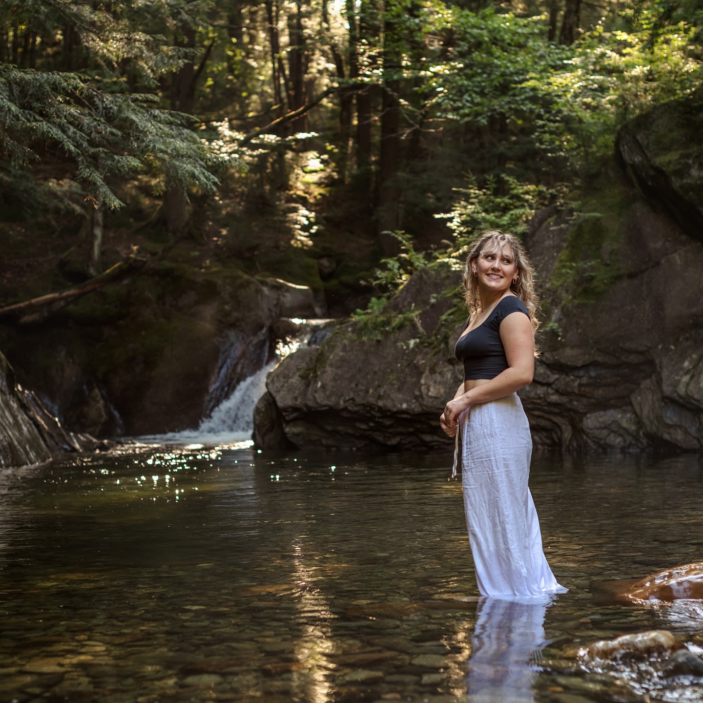 Let this sink in:
If you are a high school senior, this is the LAST TIME you are going shopping for that stuff on the back to school list.
If you are a high school senior, this is the last time you will see those familiar faces on that first day of school.
If you are a parent of a senior, this is the last time you will make them their first day of school breakfast.
The last time you are responsible for filling out that dreaded PowerSchool enrollment registration đ
The last time you take their back to school photo under the tree in your yard, that has grown along with them through their childhood đ.
These moments matter, and senior portraits do too. These portraits are more than just great photos, they represent accomplishment, personality, and growth.
They are the bridge from childhood to adulthood. From dependence to independence. From âIâm not sureâ to âI got thisâ.
As school is starting across Vermont, this is the perfect time to schedule your senior portraits. Letâs choose a location that is meaningful to you, and choose outfits that you love. Because this is all about you, and Iâm here for it.
â¨Now booking September & October Senior Sessions in the #madrivervalley and beyond!