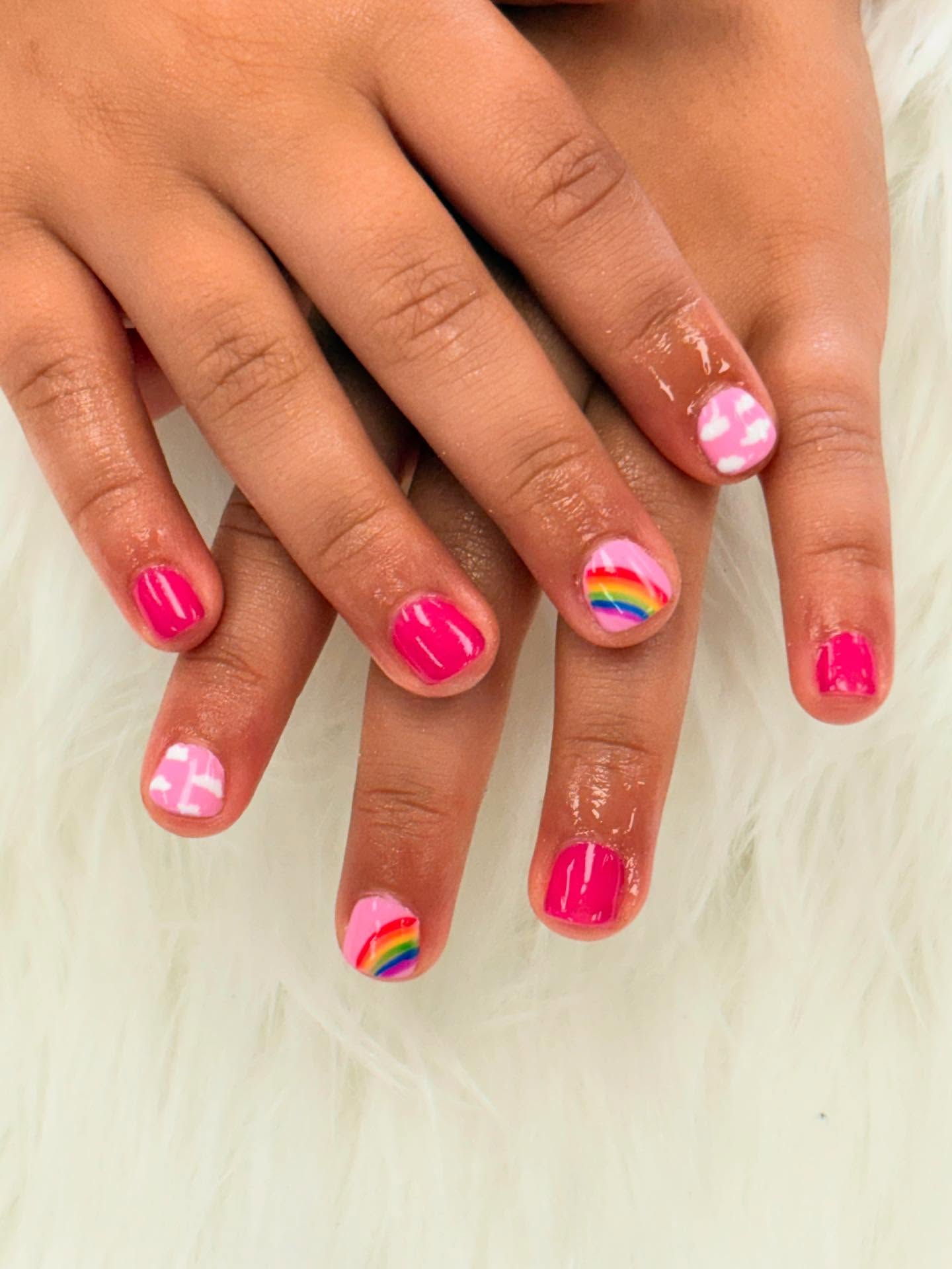 Back to school nails 💖
Nails by Kylee D.
@ky.leed
#gel #gelmanicure #natural #backtoschool #kidsgelmanicure #pink #clouds #clouddesign #rainbow #rainbowdesign #square #squarenails #nailart #nails #614nails #nailsofinstagram #hilliard #hilliardohio #hilliardnails #dublinnails #thepaintshopnailstudio #thepaintshop