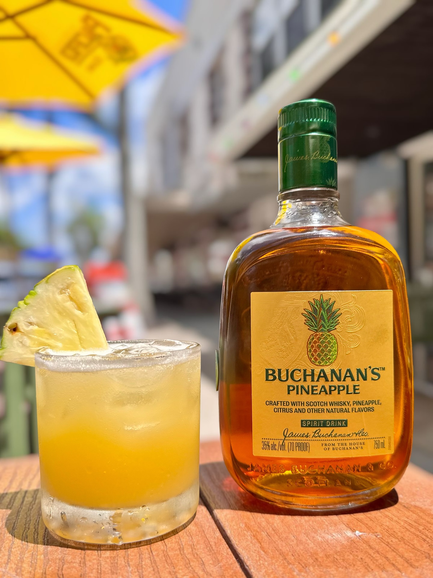 🌮 This Saturday at Cabos Cantina, grab your favorite Mexican bites and cool off with our NEW cocktails—like the Coolata, a tropical mix of Buchanan’s Pineapple, pineapple juice, coconut, and fresh lime. 🍍🥥
Perfect for pairing with tacos, fajitas, or chips & salsa!
🥃 Stick around until 6–7 PM, when the Buchanan’s crew will be here with complimentary samples!
.
.
.
.
#caboscantina #downtownfortmyers #buchanans #newcocktails