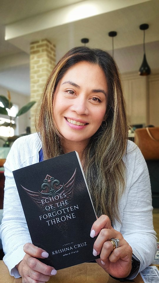 Delayed unboxing! 😆
I've been soooo busy the last couple of weeks that I didn't even get a chance to document the unboxing of my books! Every shipment that comes in is quite exciting for me, and I doubt that it will ever get old! 💕
🥂 to a new chapter and turning a new page with every book delivery!
To purchase my book, click the link in my bio! 🤍
#krishnacruzwrites #historicalfiction #wrìterslife #maranaoculture #philippinehistory #echoesoftheforgottenthrone #krishnasroyalcircle