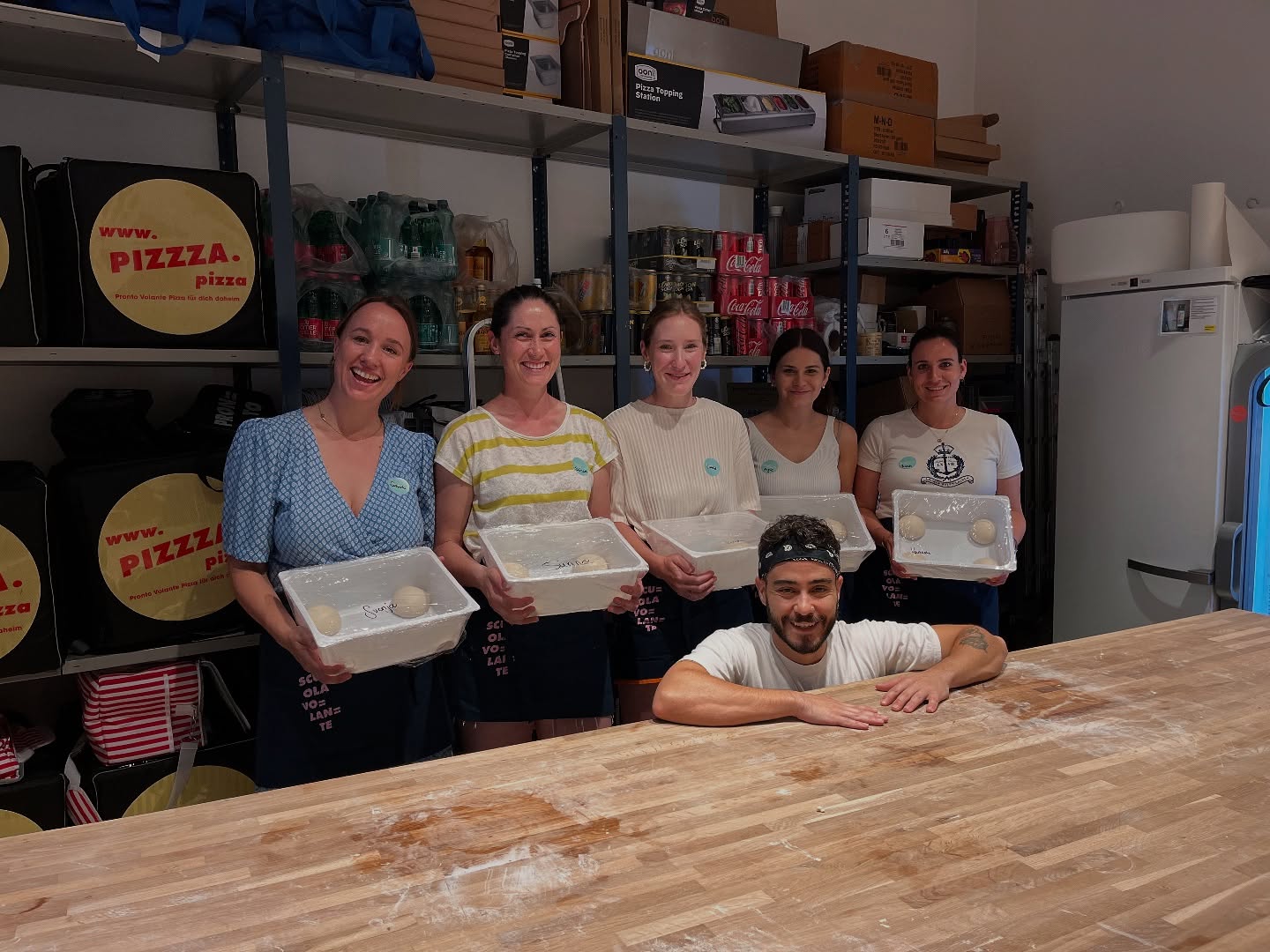 Who runs the world? Girls. 💪🍕
#scuolavolante #pizzaschool #pizza #thepizzaguy #discovolante #prontovolante #wien #vienna #pizzaworkshop #pizzaworkshops #foodie #pizzalovers #cookingschool #pizzatime #pizzaexperience #neapolitanpizza #authenticpizza #homemadepizza #createandbake #fromscratchwithlove
