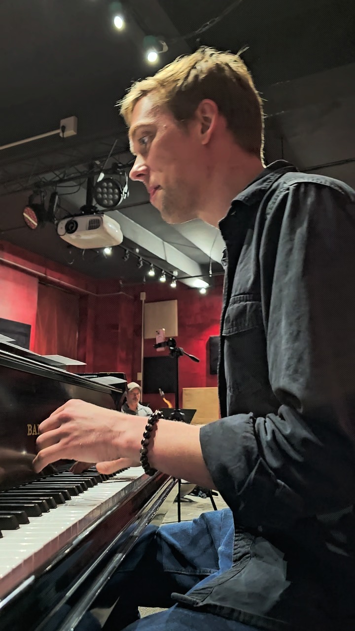 Been fun playin more piano lately 🎹
Excited to serve as musical director and pianist for my close friend and collaborator @missbettierouge show at the @thetriadnyc on Sept 14!
Tomorrow (on sax 🎷) I’ll be playing with @grau_music band Grautet at @nublunyc this Thursday... that's him on bass here too
Meanwhile, I’m busy teaching week 8 of summer intensives with @nyjazzacademy before heading to Maine with @dartcollective on Saturday… stoked to be super busy