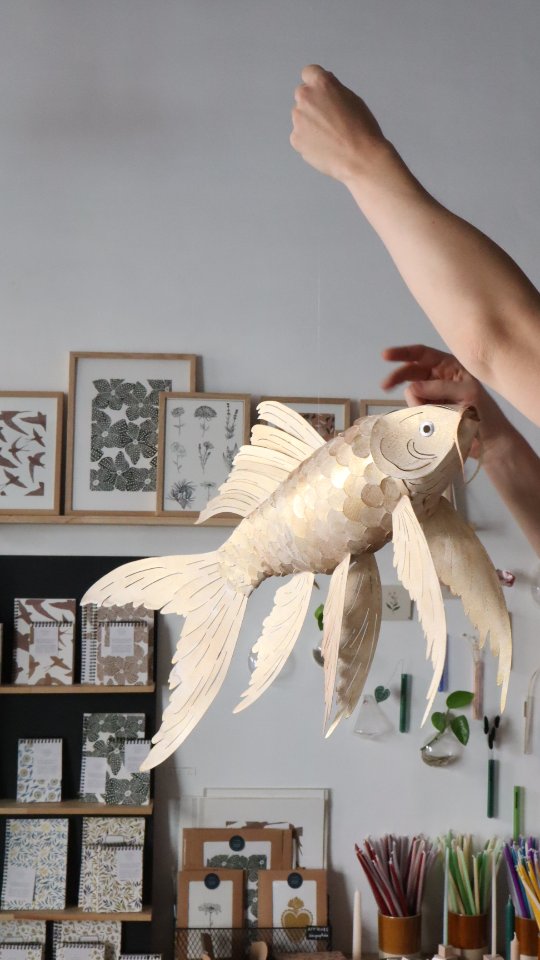 On a décroché les poissons... on a rangé l'été pour installer la rentrée !
De nouvelles créations, de nouveaux motifs, de nouveaux produits à venir découvrir sur le site et la boutique.
.
.
.
#poussieredesrues #serigraphie #lyon #handmade #screenprinting #papererie